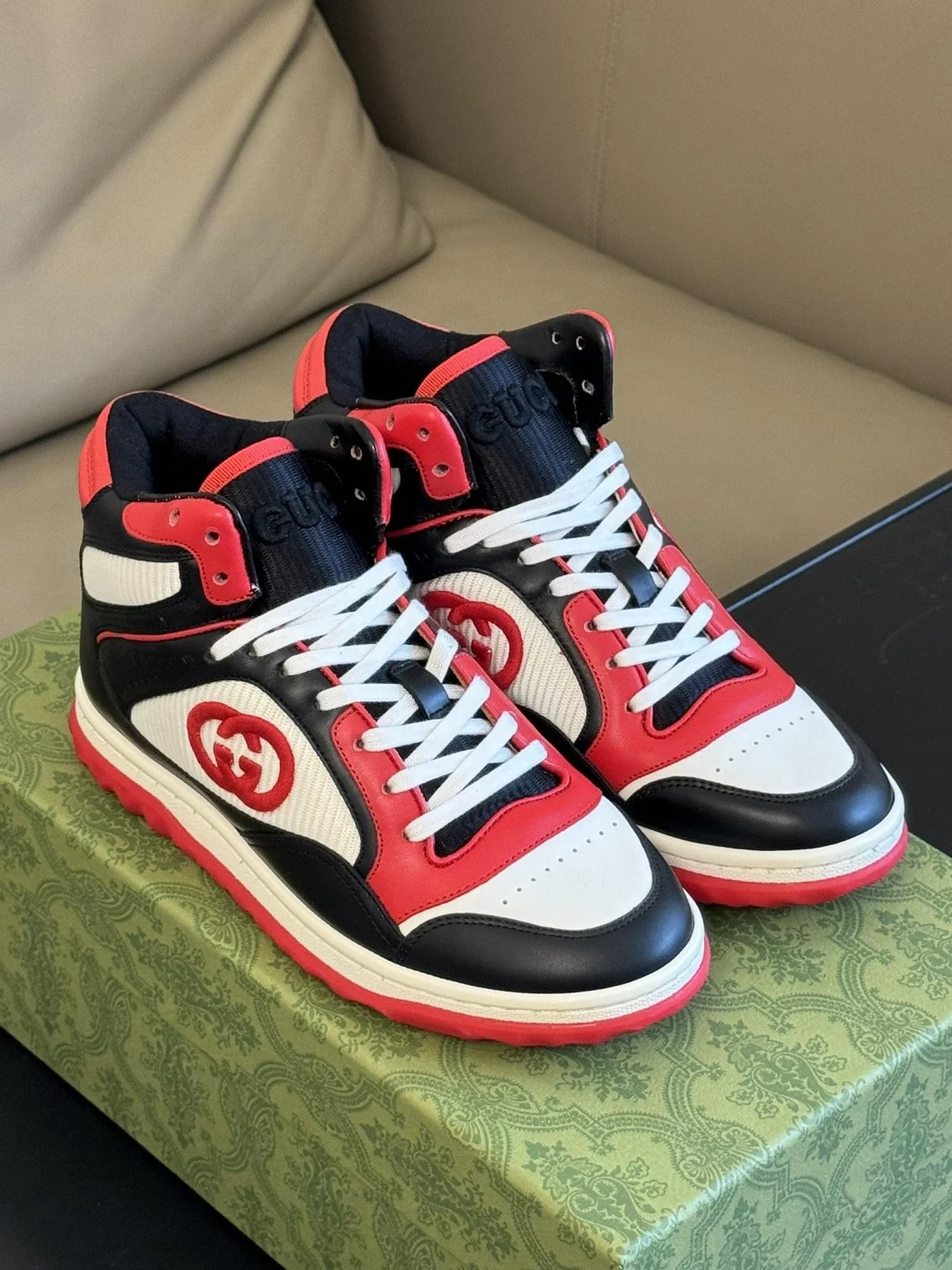 구찌 MAC80 하이탑 스니커즈 블랙 레드