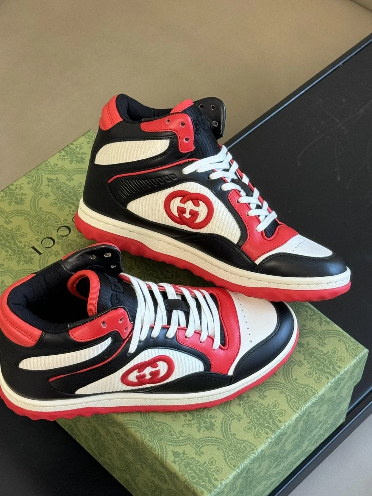 구찌 MAC80 하이탑 스니커즈 블랙 레드