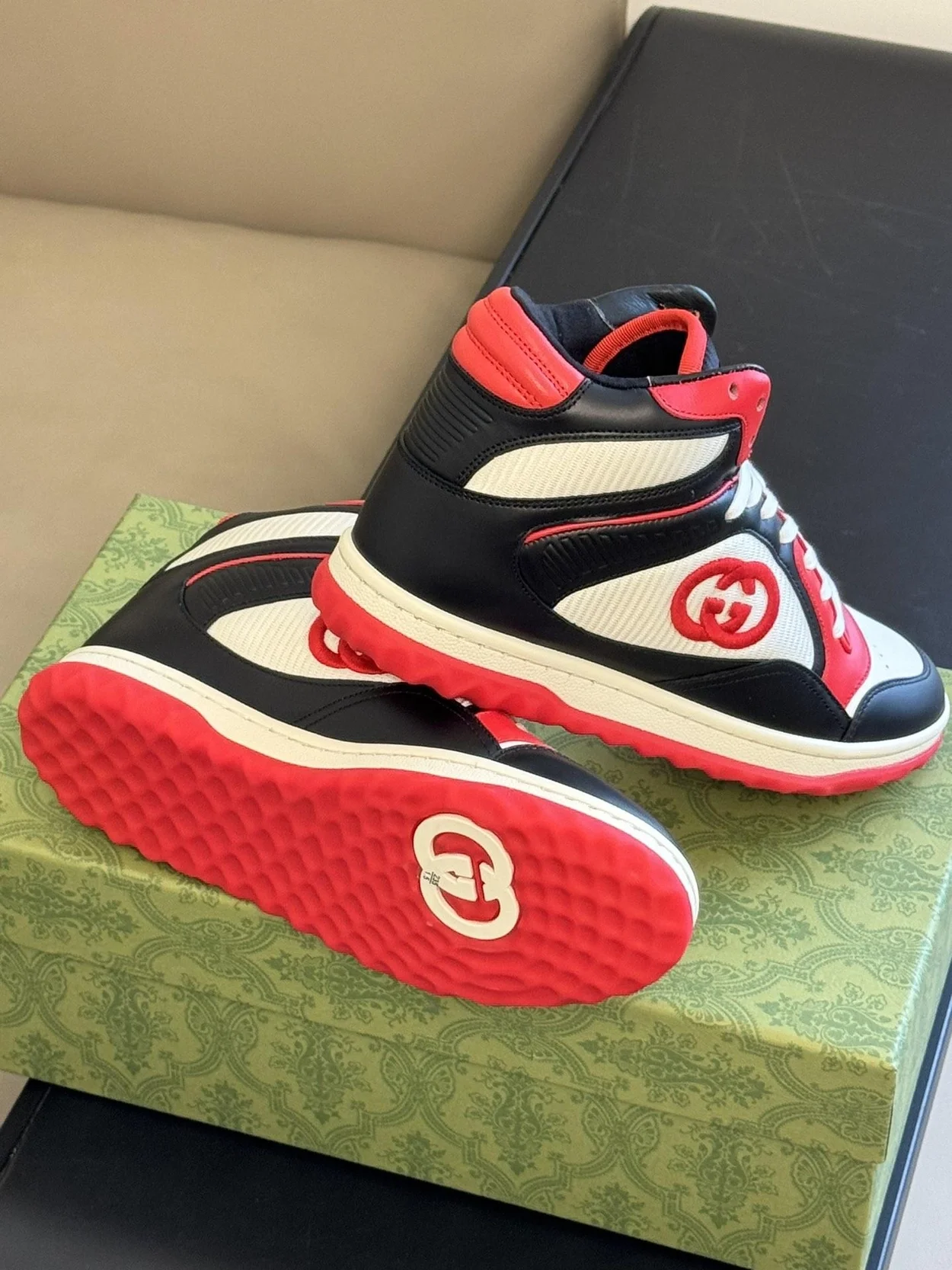 구찌 MAC80 하이탑 스니커즈 블랙 레드