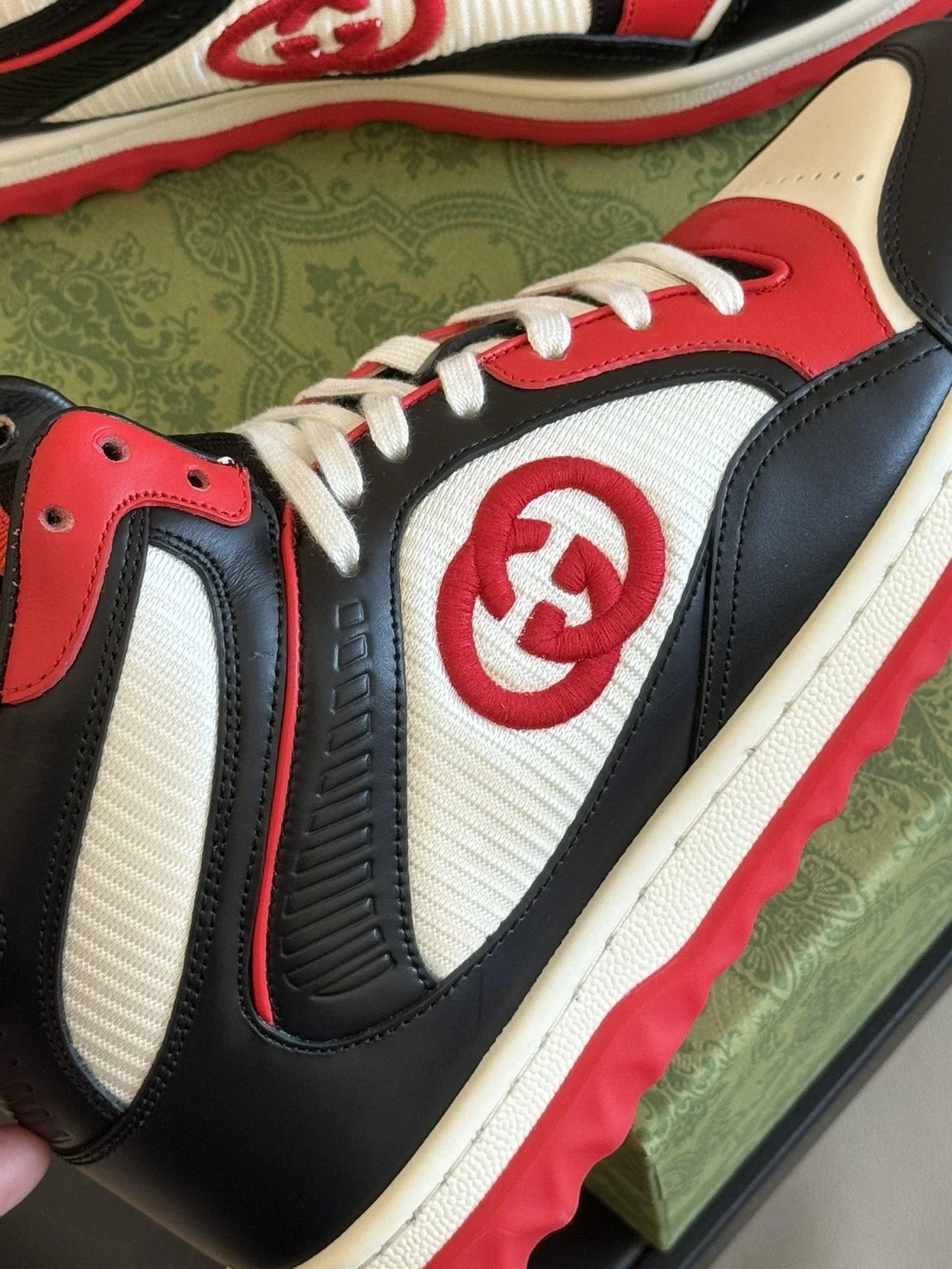 구찌 MAC80 하이탑 스니커즈 블랙 레드