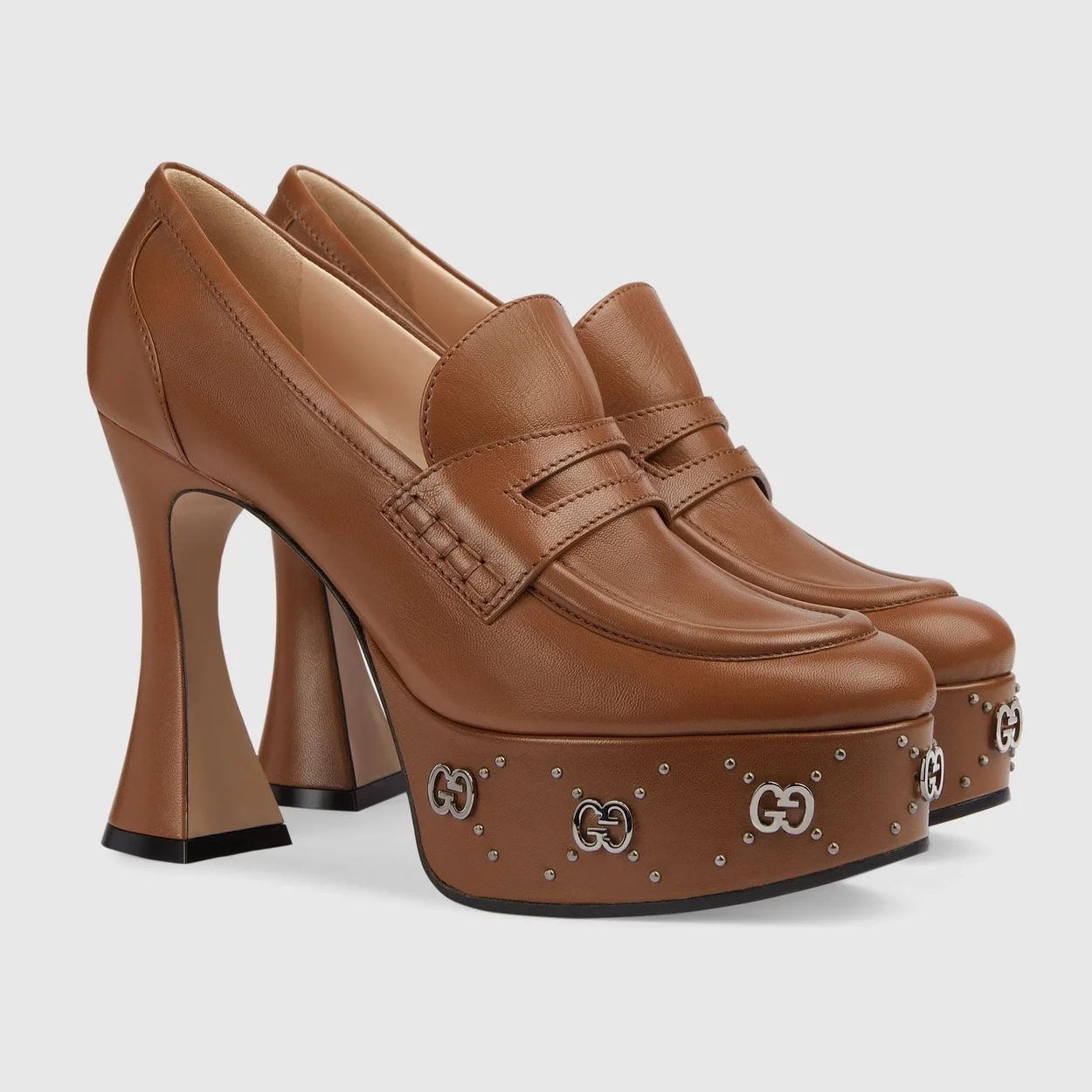 구찌 GG 스터드 플랫폼 로퍼 브라운
