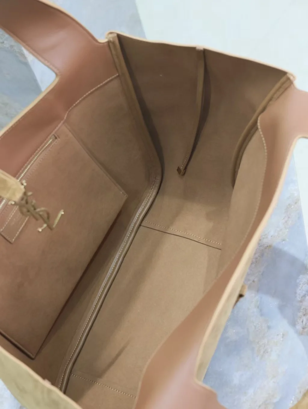 생로랑 스웨이드 LE 5 A 베아백 골든 763435