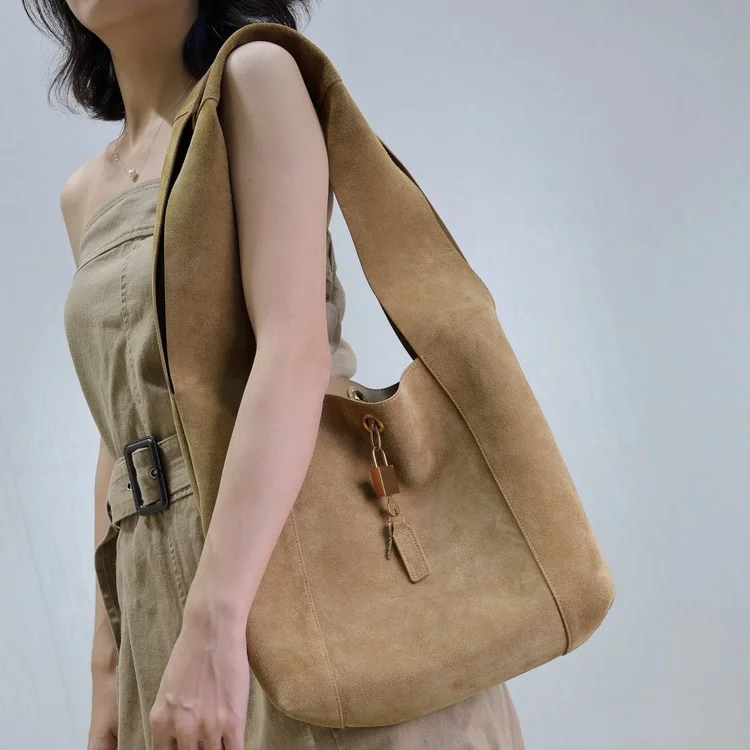 생로랑 탠저 패드락 팬던트 레더 숄더 773686
