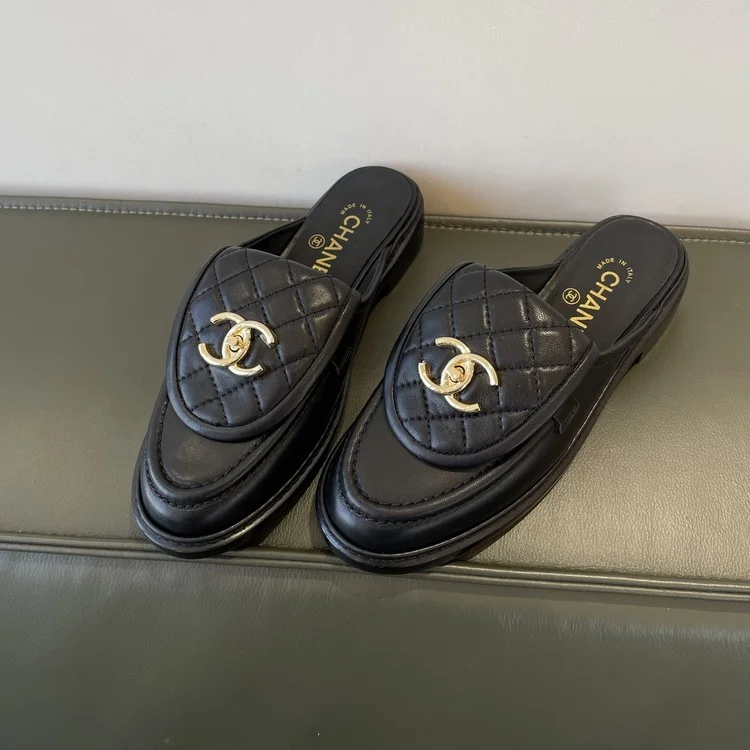 샤넬  레더 CC 클래식 슬리퍼