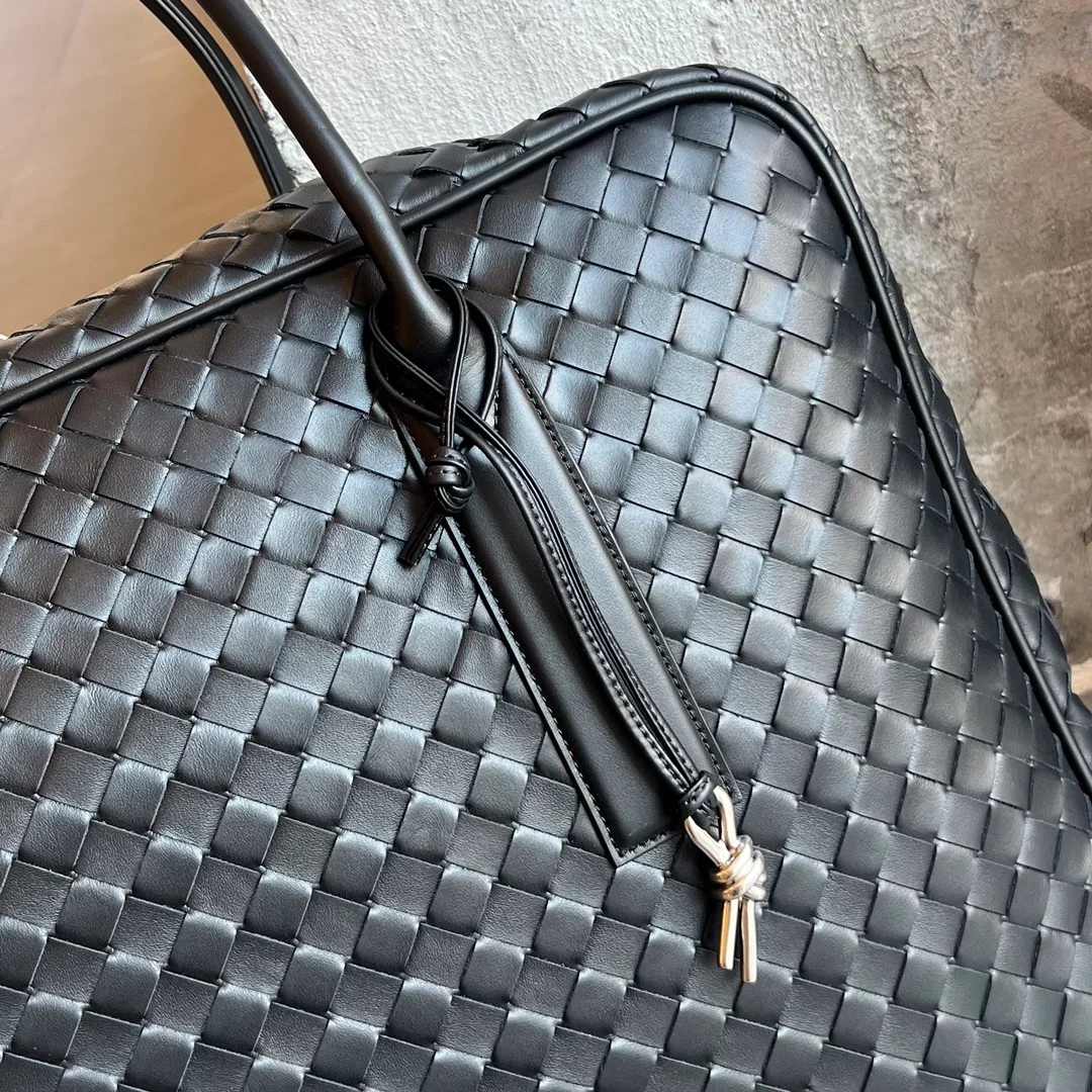 보테가 베네타 겟어웨이 라지 트래블백 블랙