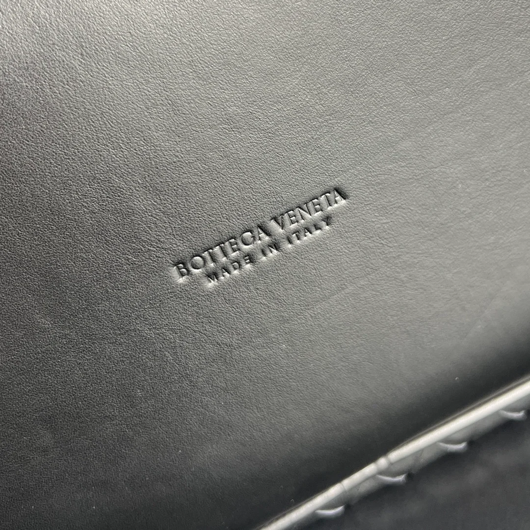 보테가 베네타 겟어웨이 미디엄 트래블백 (2color)