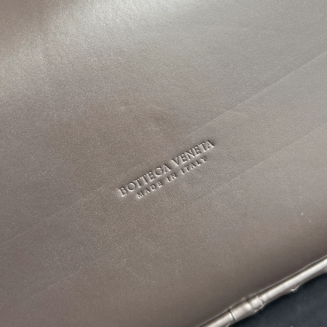 보테가 베네타 겟어웨이 미디엄 트래블백 (2color)