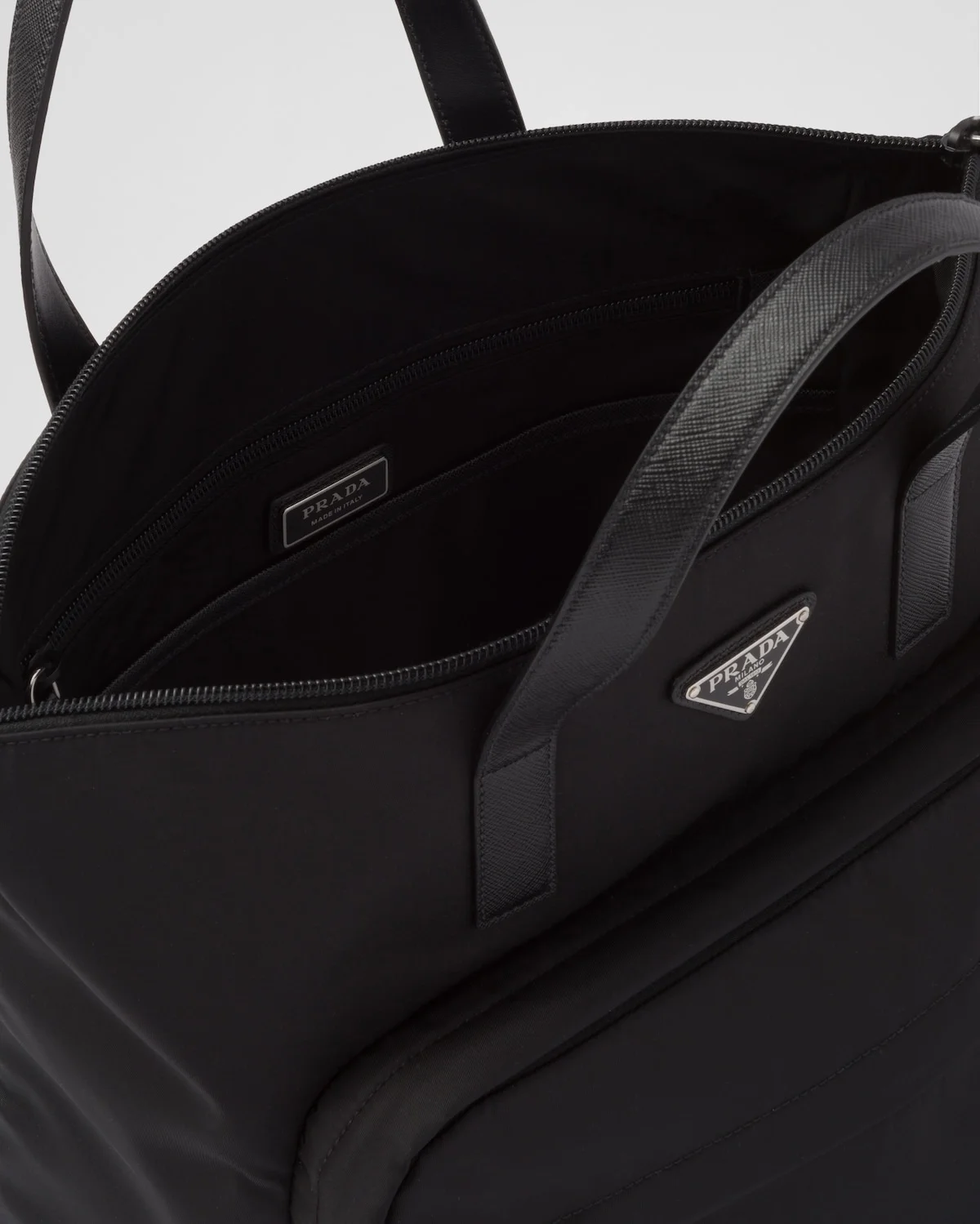 프라다 리나일론 사피아노 레더 토트백