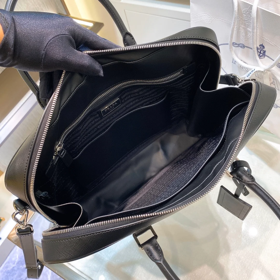프라다 사피아노 삼각로고 레더 브리프케이스