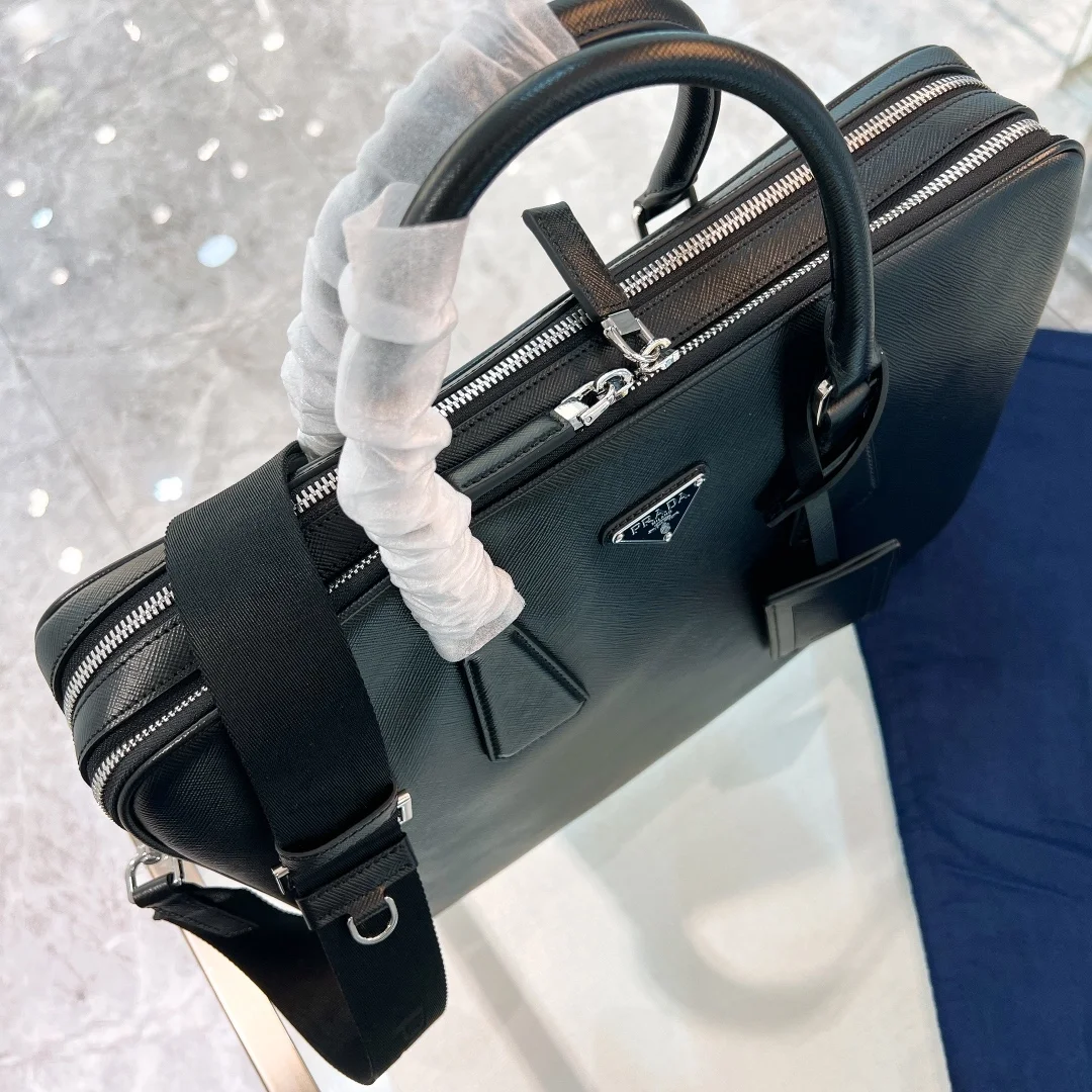 프라다 사피아노 삼각로고 레더 투지퍼 브리프케이스