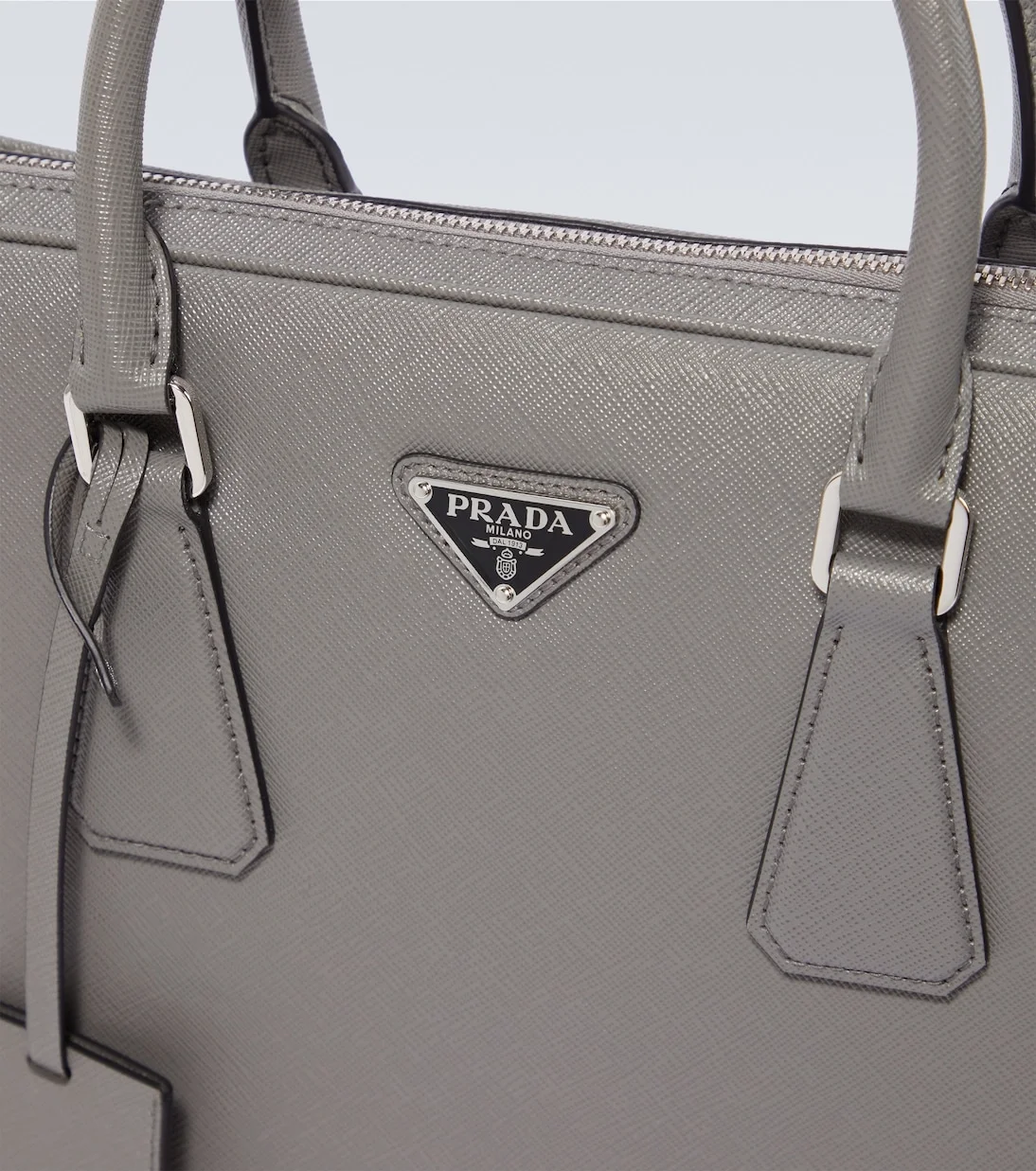 프라다 사피아노 삼각로고 레더 브리프케이스 그레이