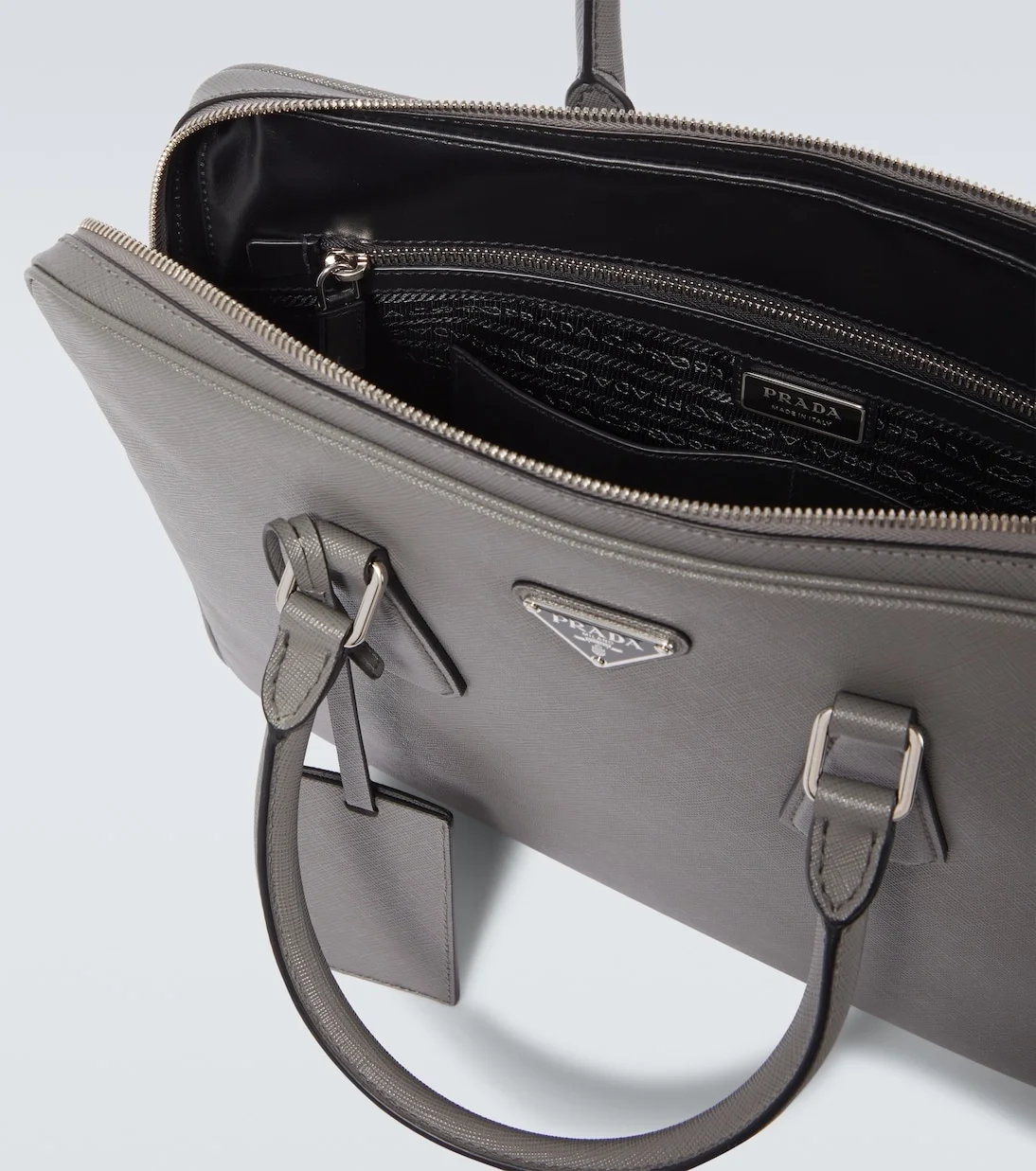 프라다 사피아노 삼각로고 레더 브리프케이스 그레이