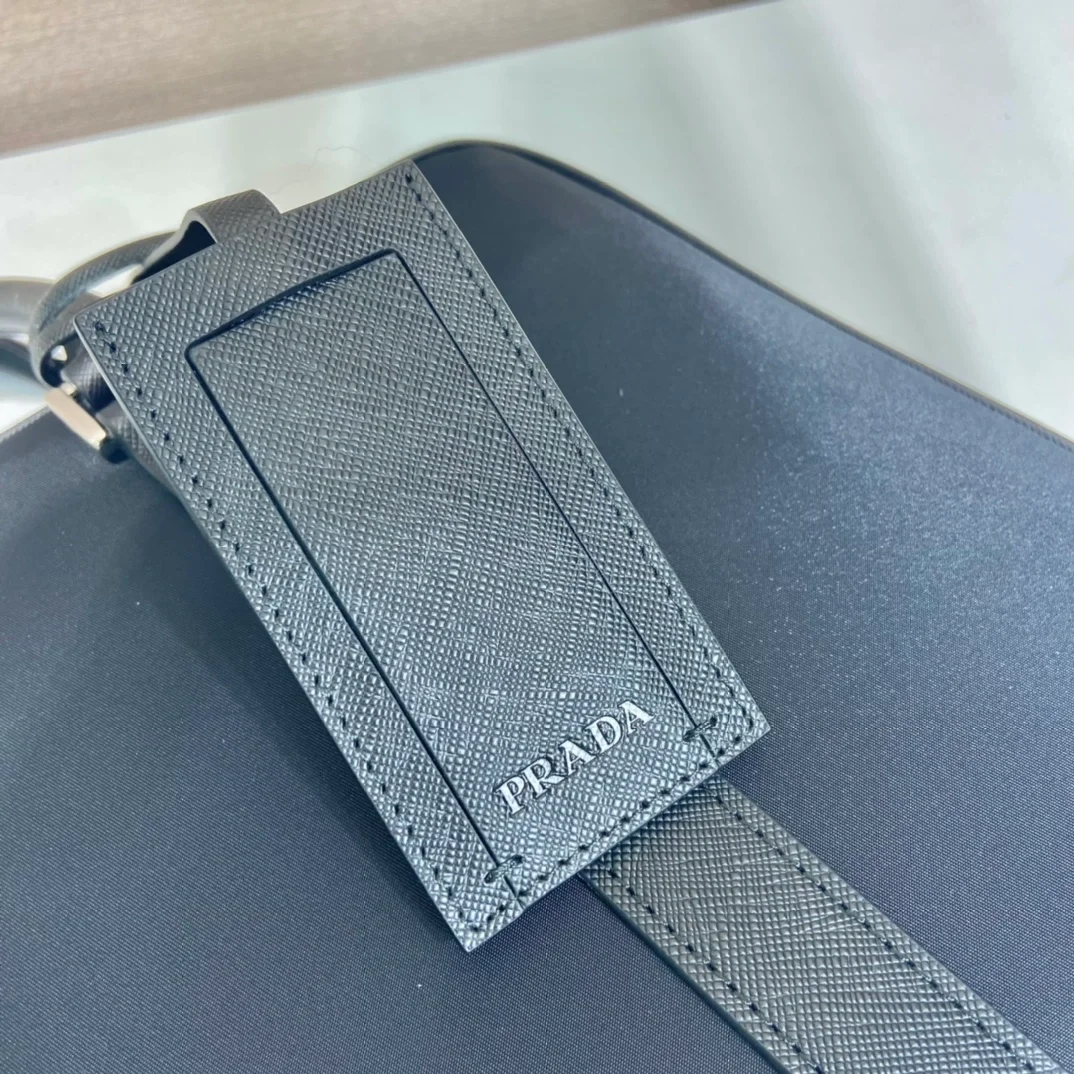 프라다 포노코 리나일론 브리프케이스