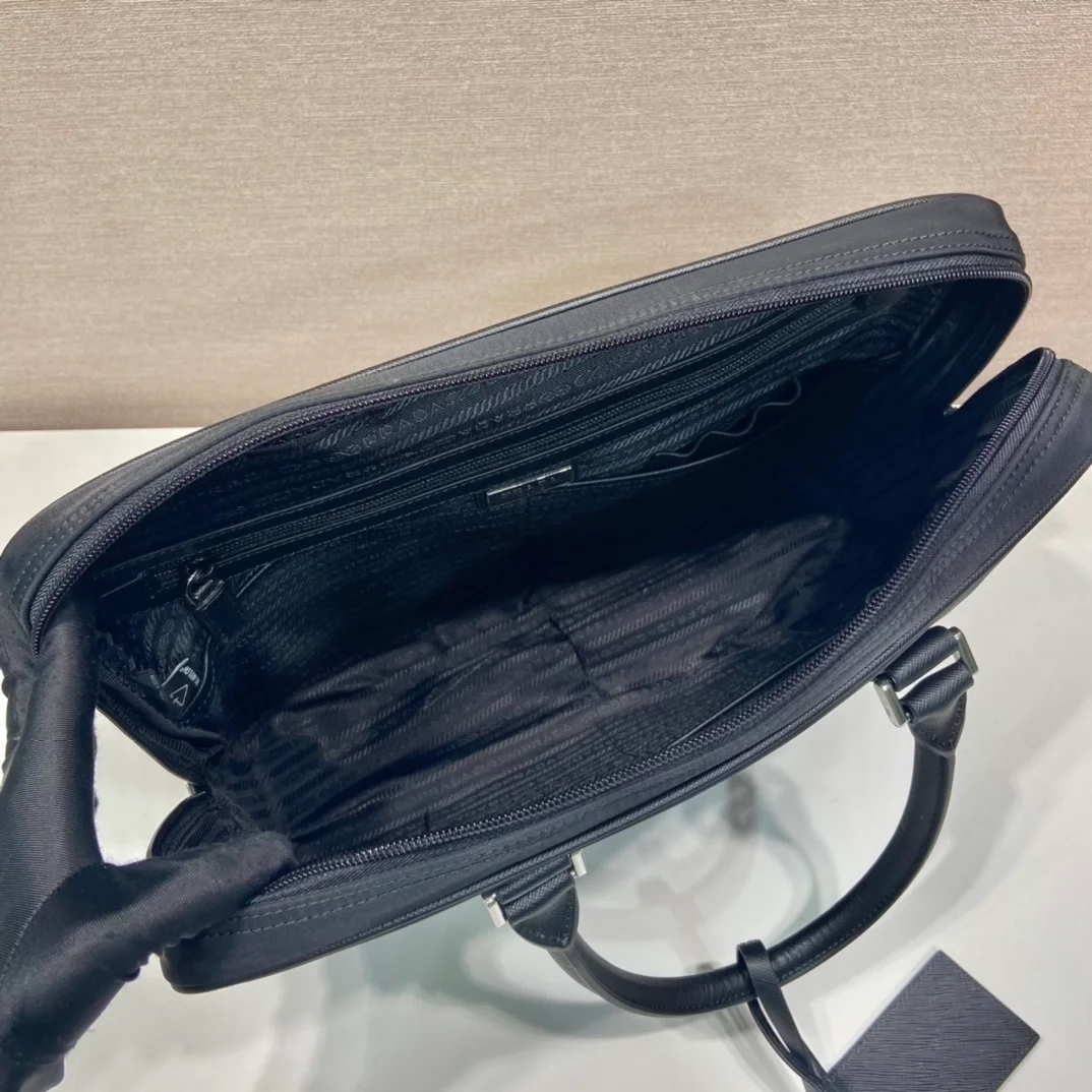 프라다 포노코 리나일론 브리프케이스