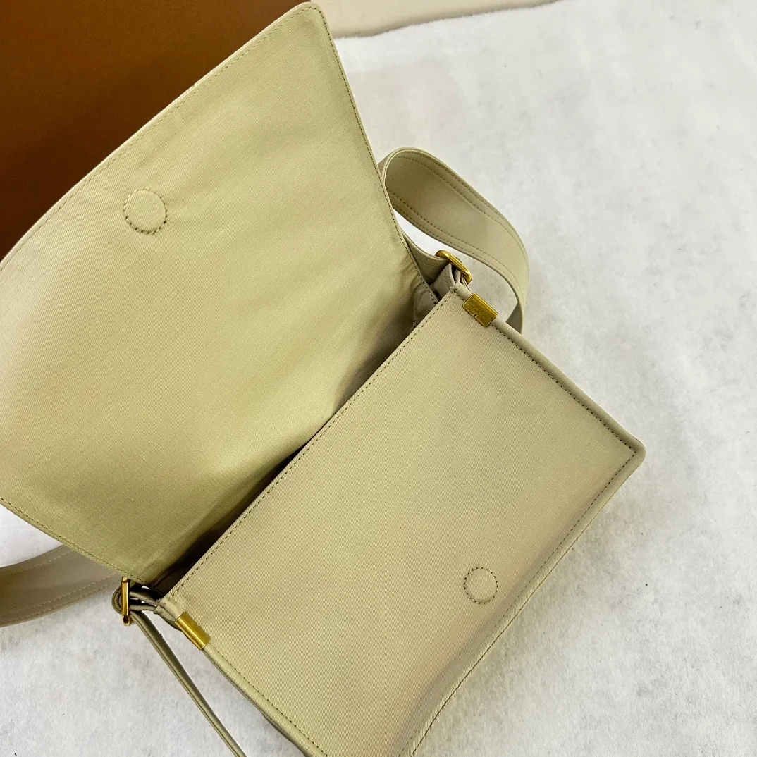 버버리 트렌치 크로스바디백