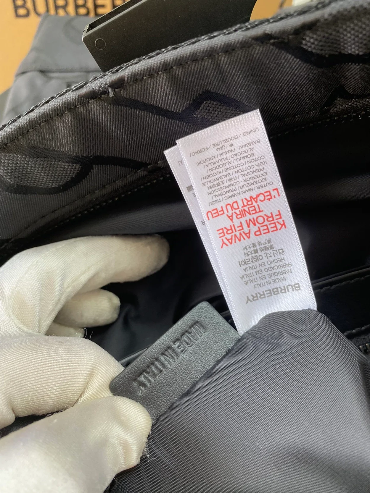 버버리 오빌 백팩 블랙