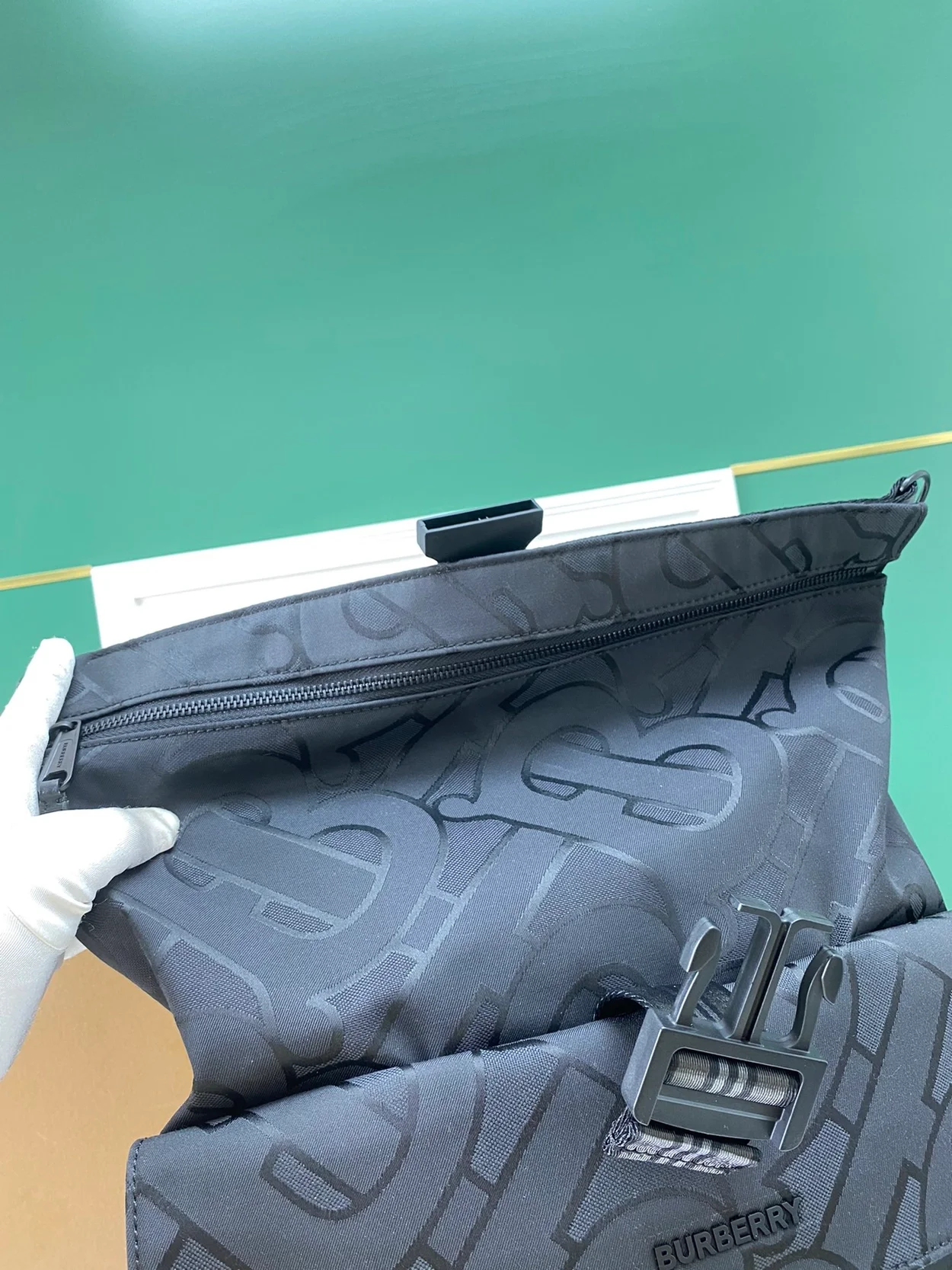 버버리 오빌 백팩 블랙