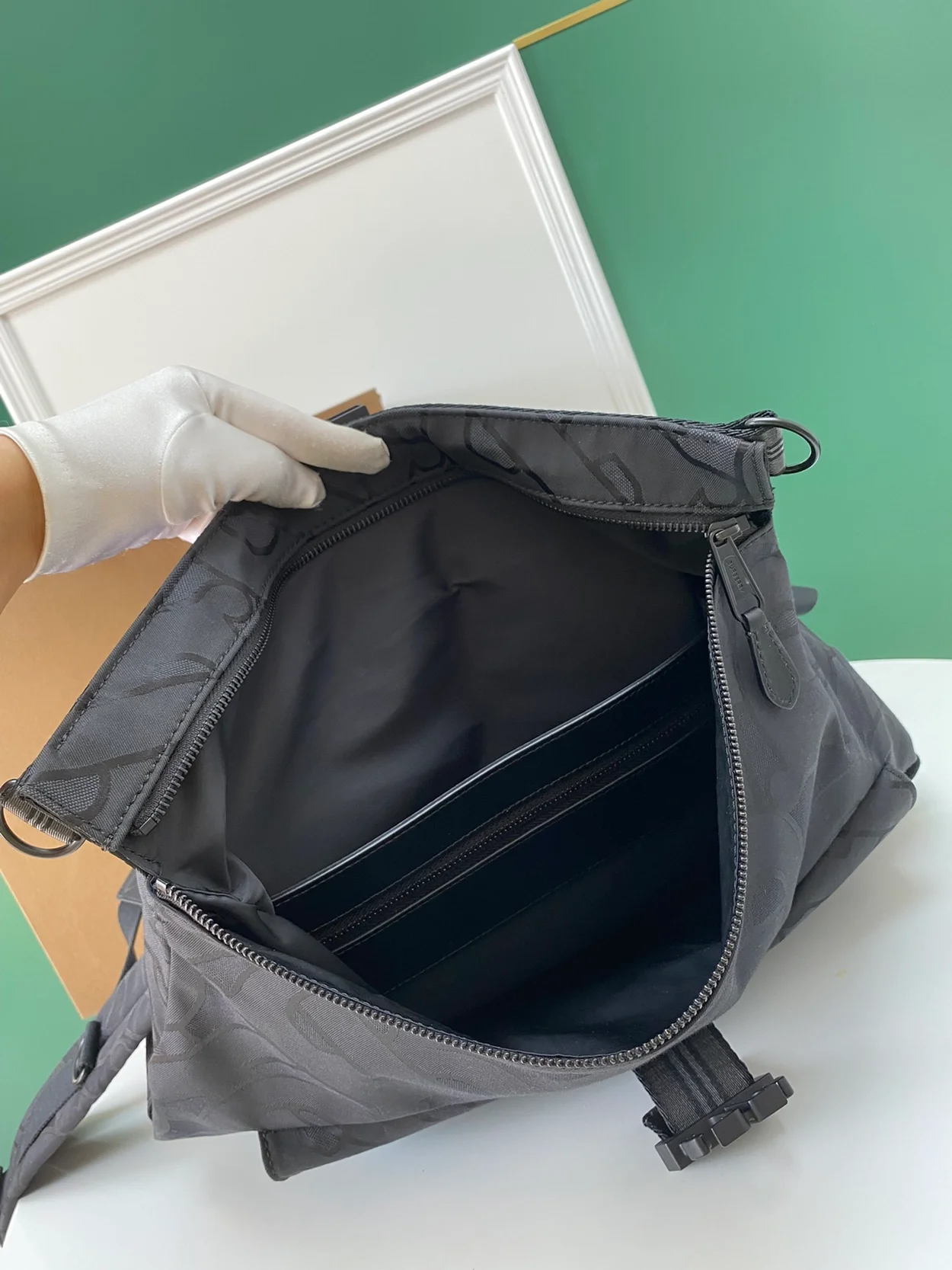 버버리 오빌 백팩 블랙