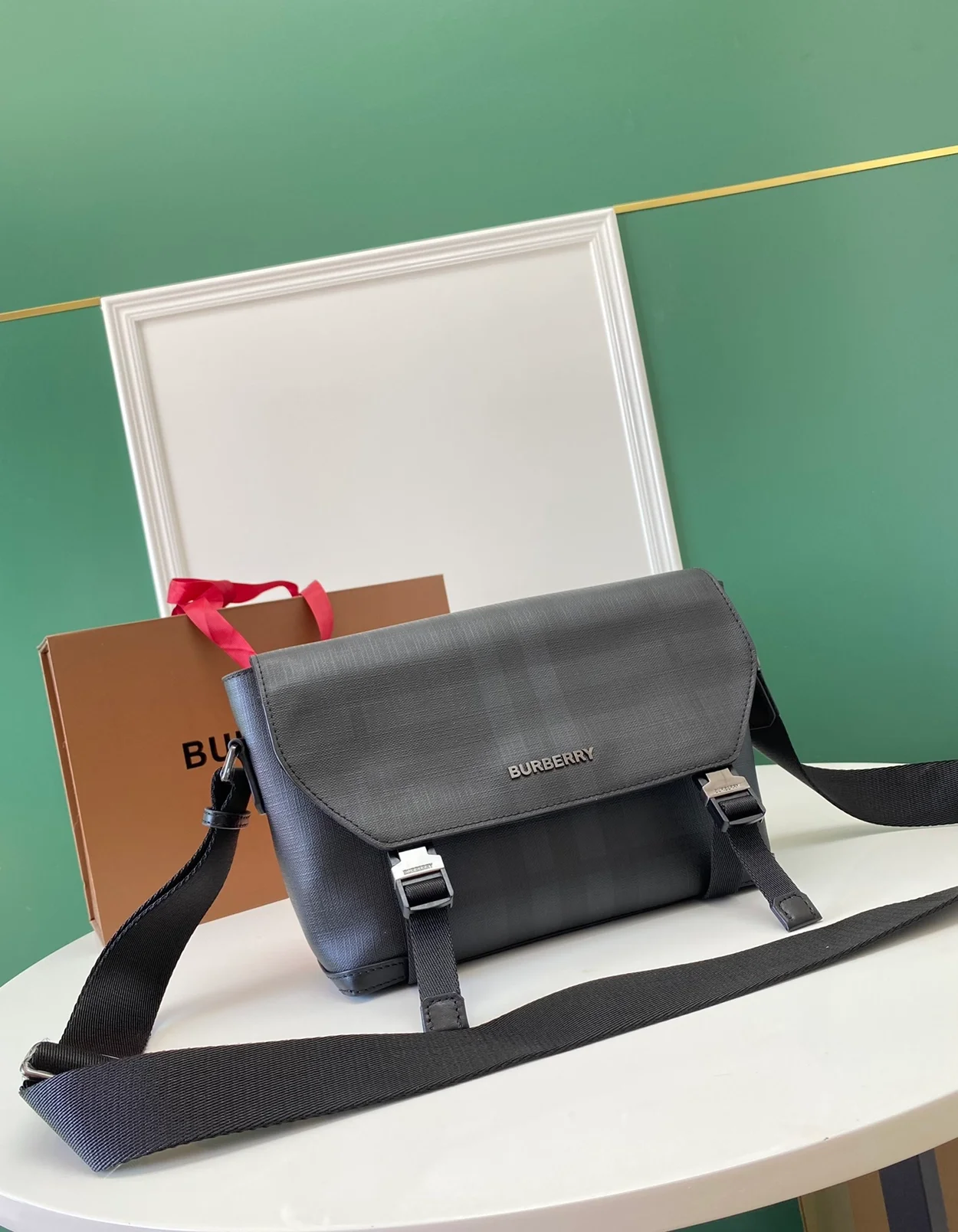 버버리 스몰 라이트 백 차콜