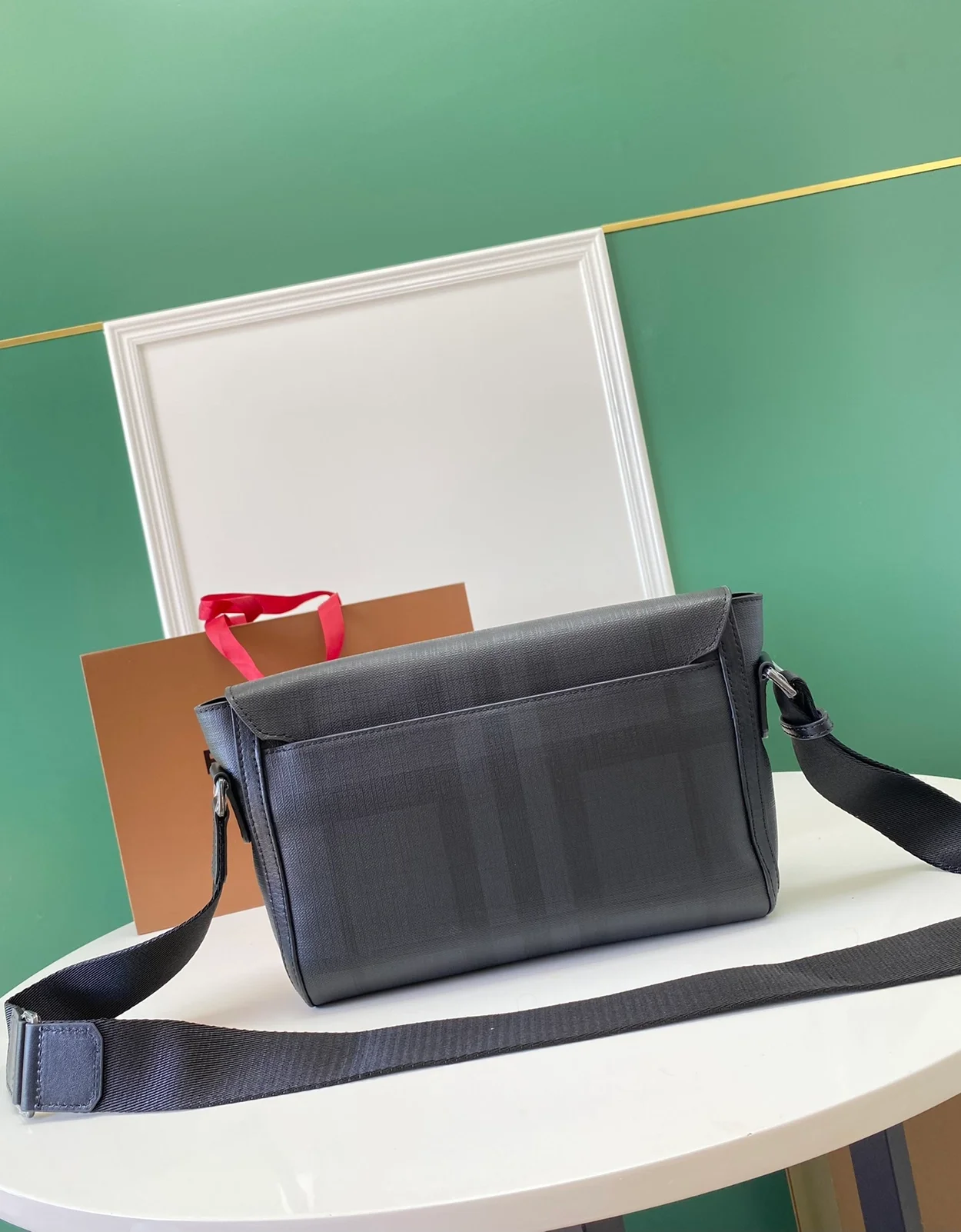 버버리 스몰 라이트 백 차콜