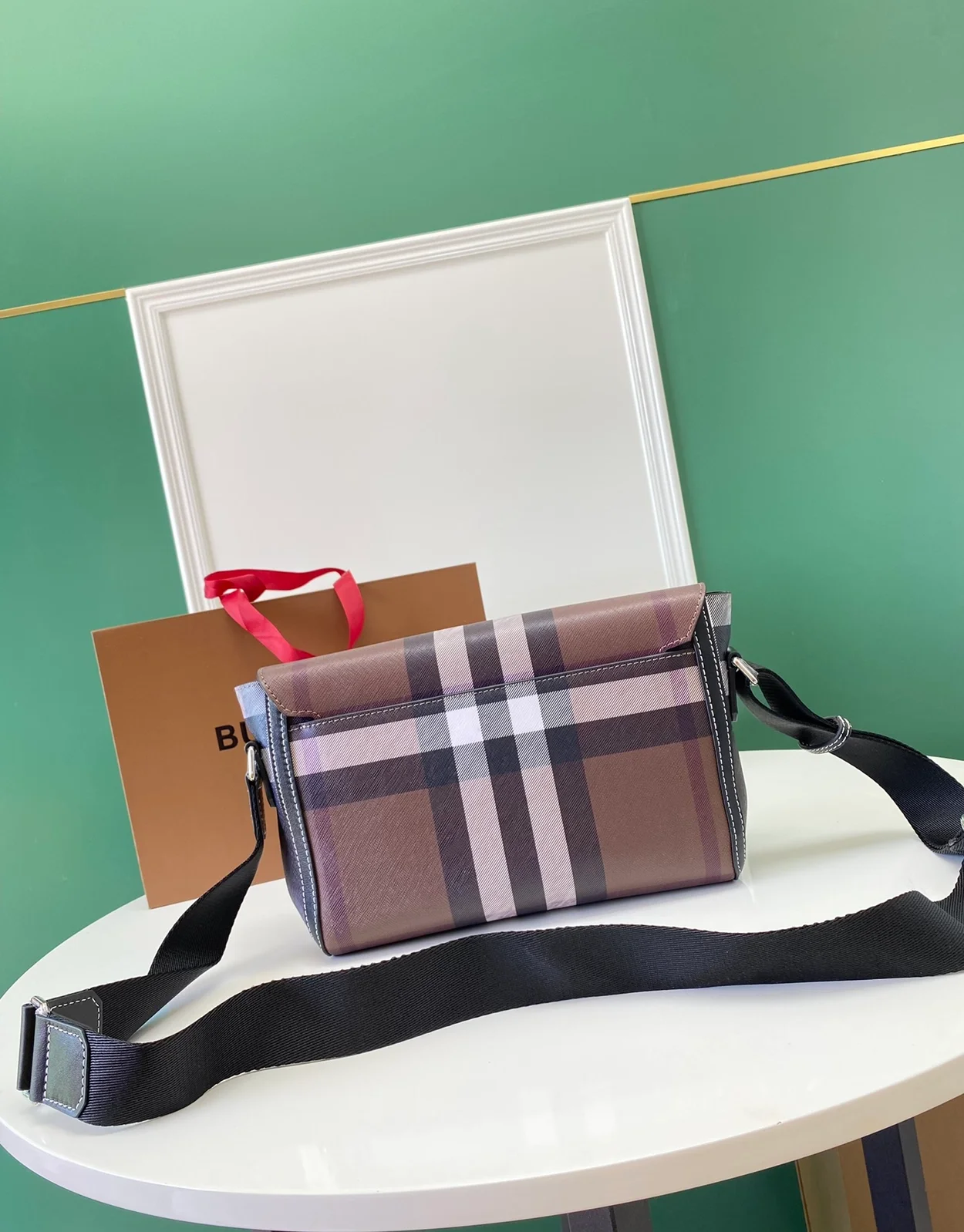 버버리 다크 버치 브라운 메신저백 라지