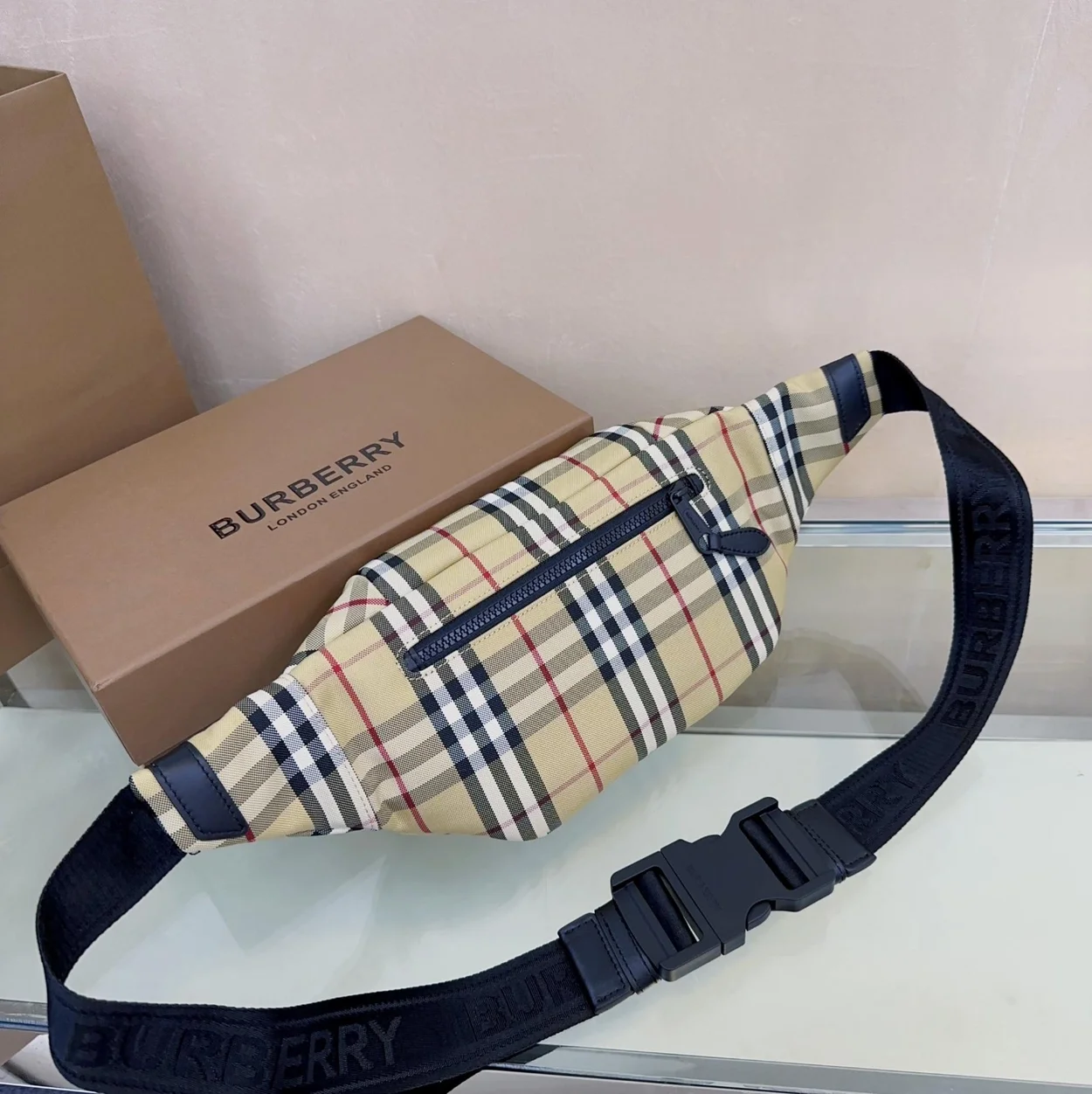 버버리 스티비 벨트백