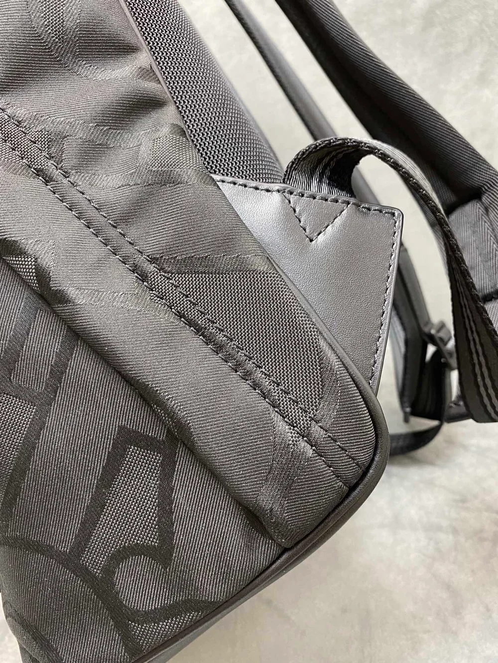 버버리 Jett 모노그램 백팩