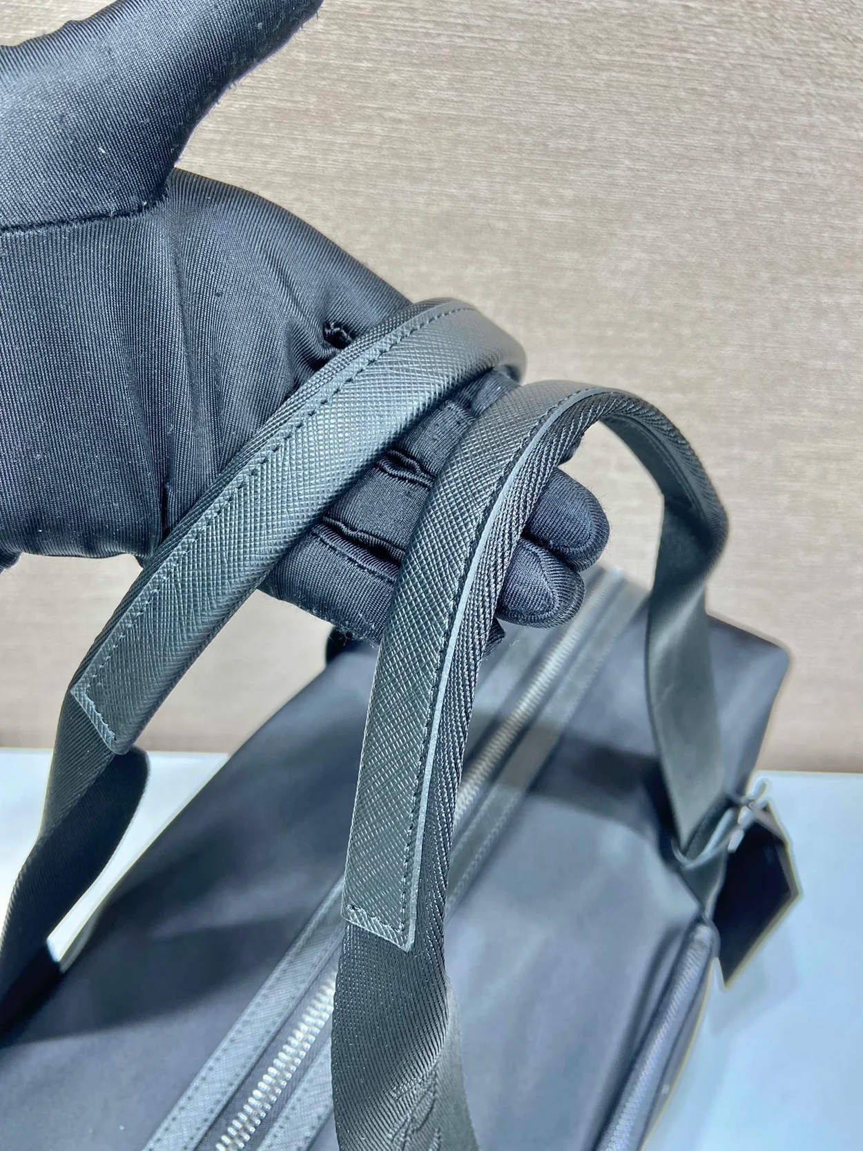 프라다 리나일론 사피아노 가죽 더플백