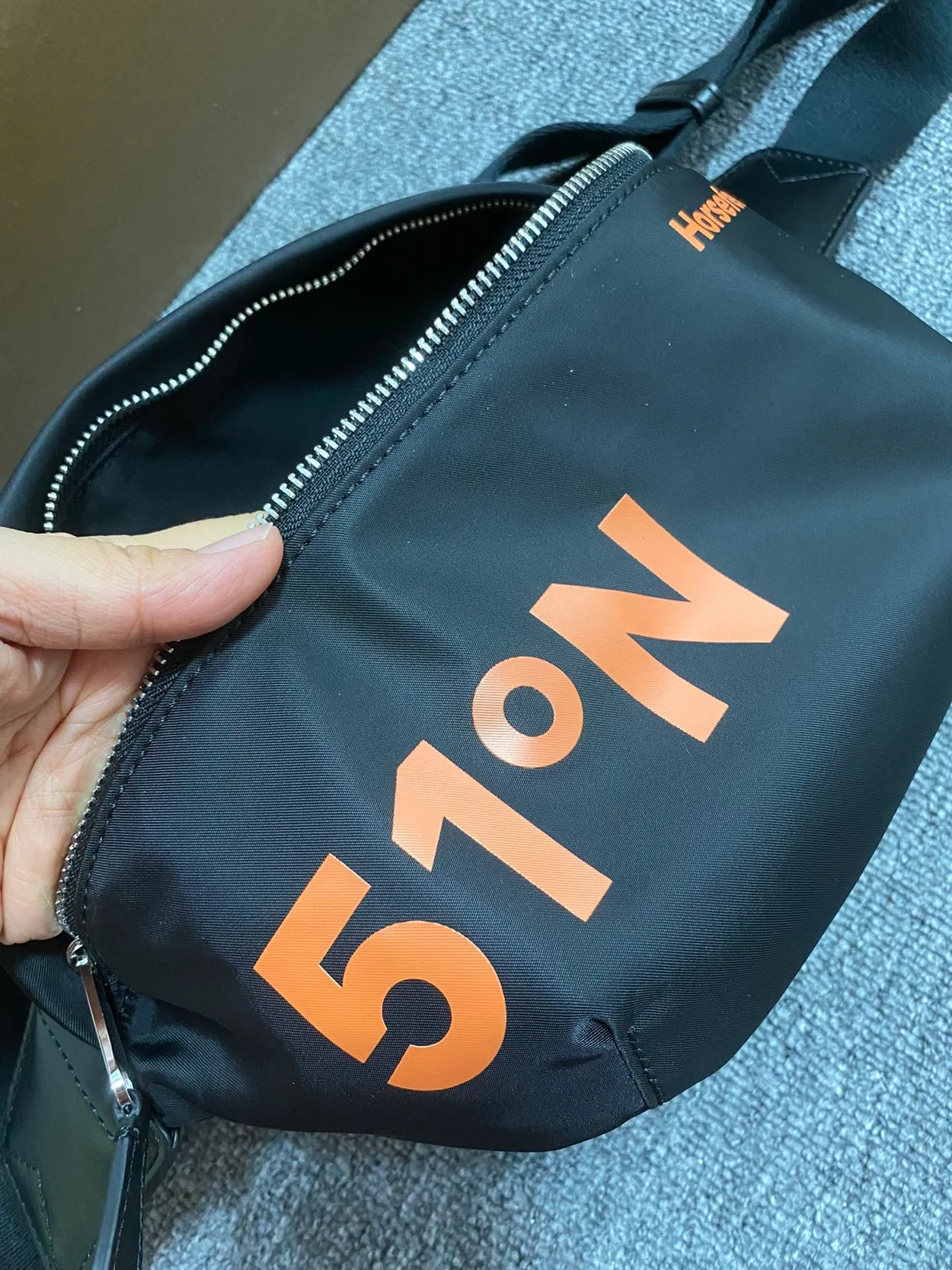 버버리 코디네이트 쏘니 벨트백