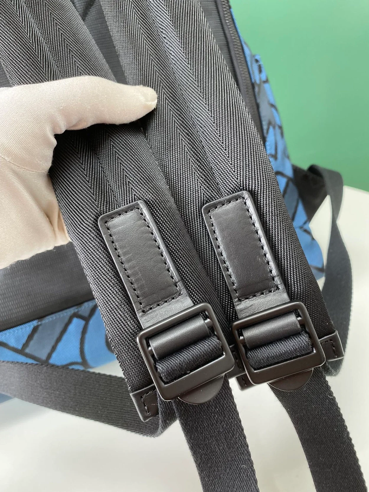 버버리 블루 자카드 TB 모노그램 백팩