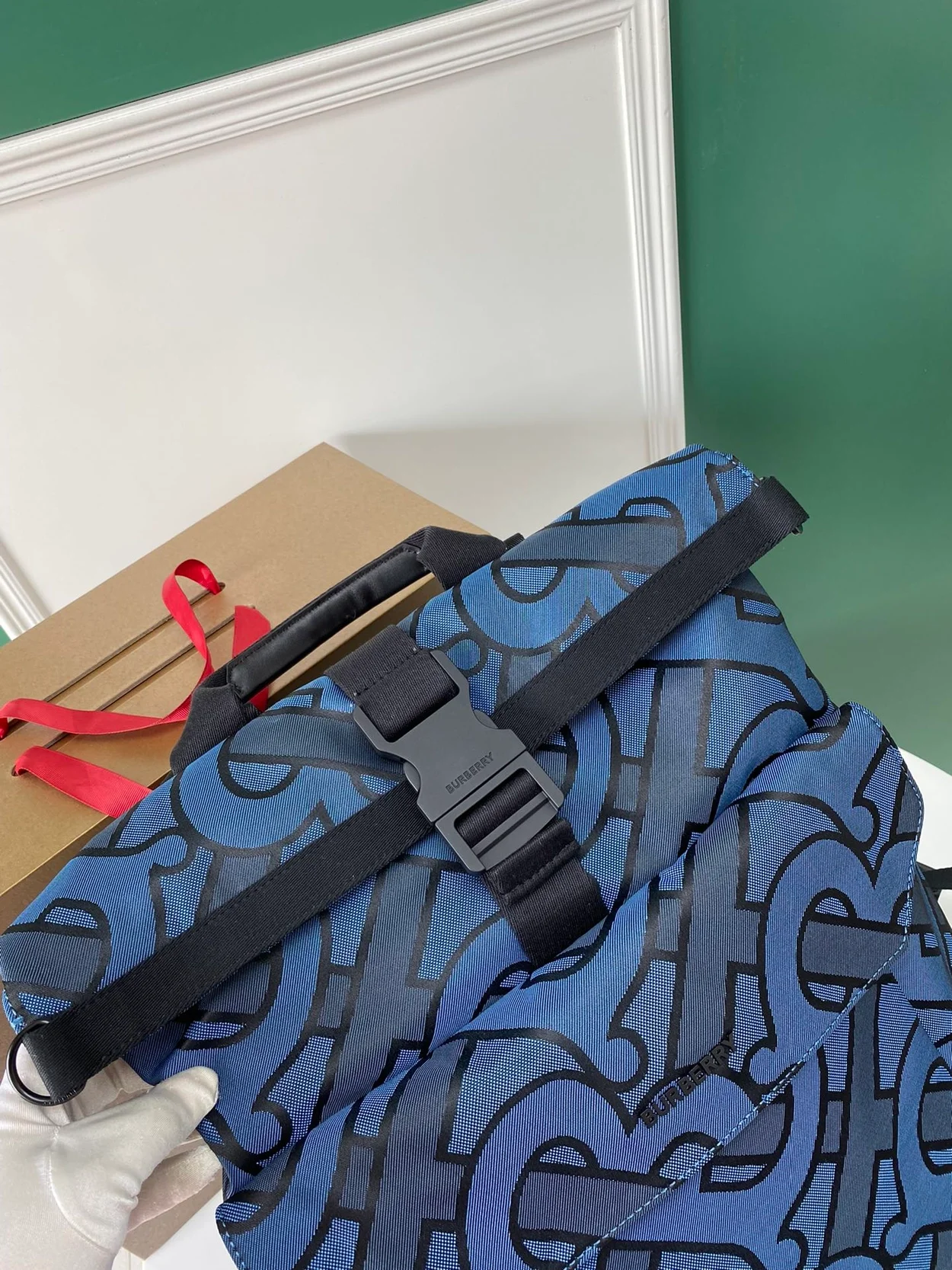 버버리 블루 자카드 TB 모노그램 백팩