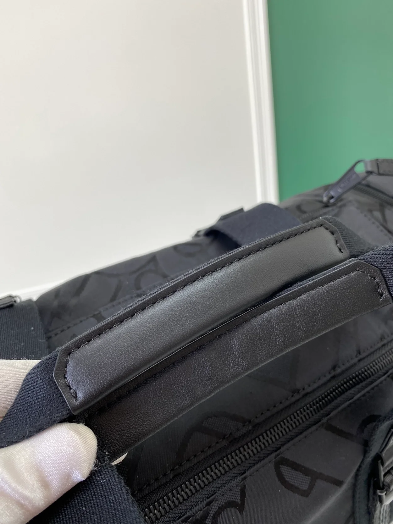 버버리 모노그램 미디엄 케네디 배럴백