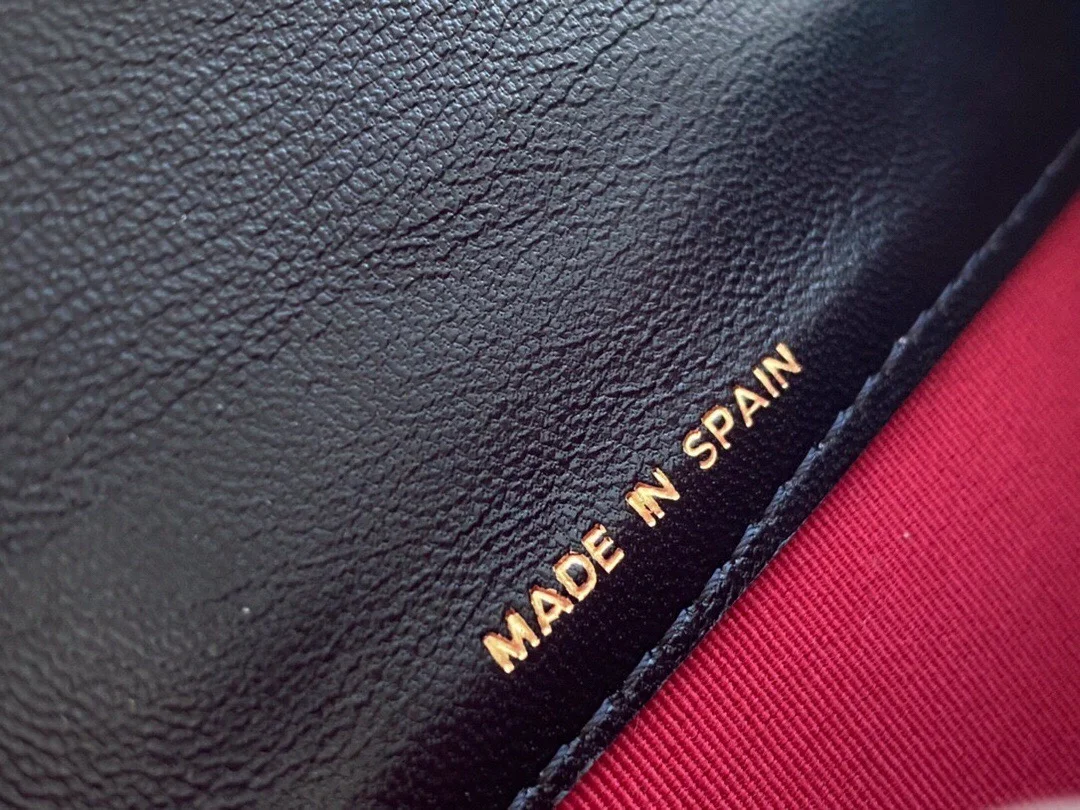 샤넬 19 플랩 카드 홀더 블랙