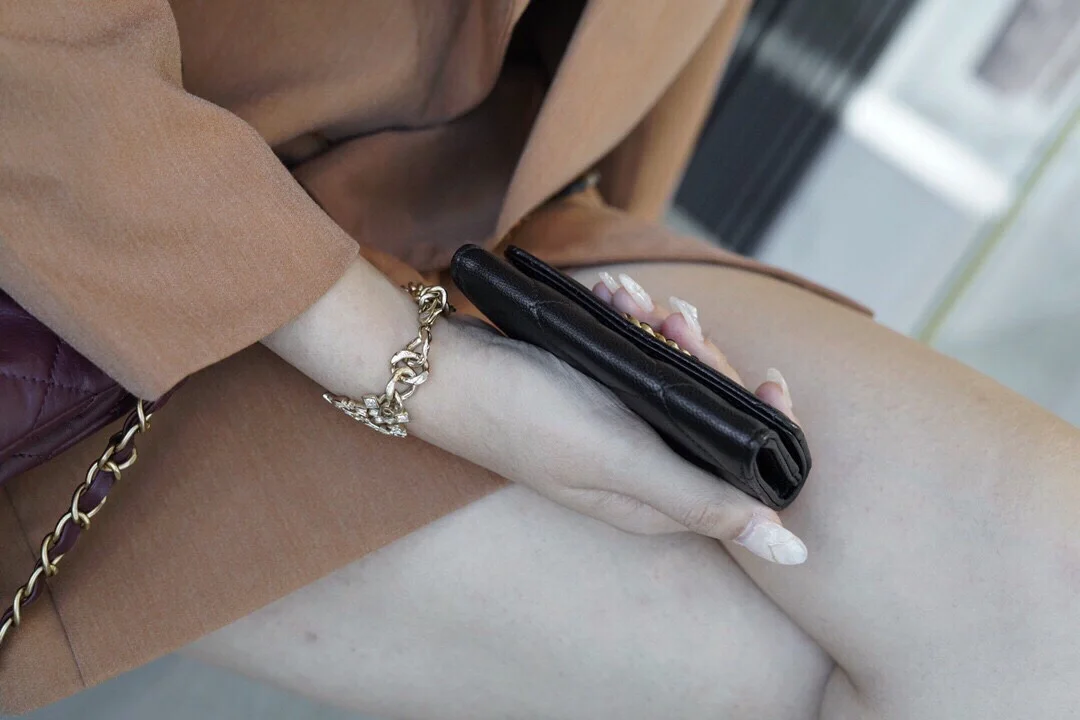 샤넬 19 플랩 카드 홀더 블랙