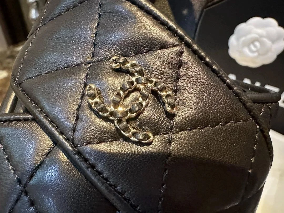 샤넬 인터로킹 CC 로고 슬링백 샌들