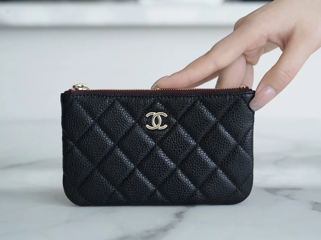 샤넬 클래식 미니 파우치