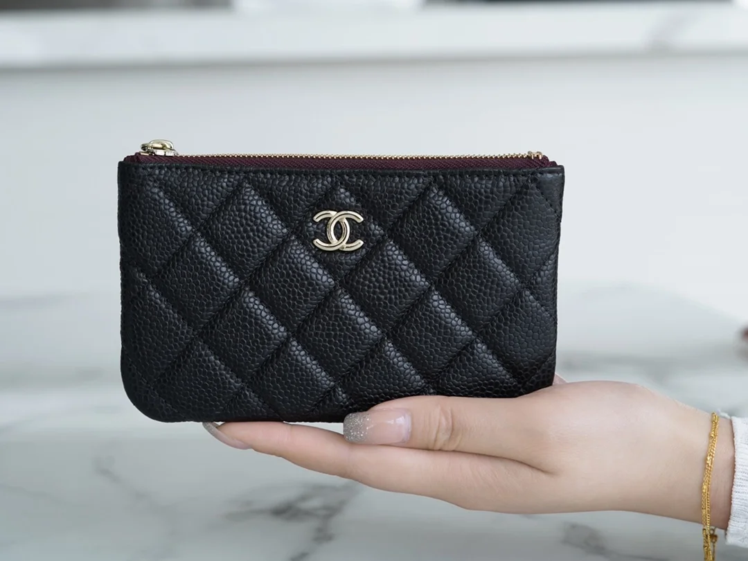 샤넬 클래식 미니 파우치