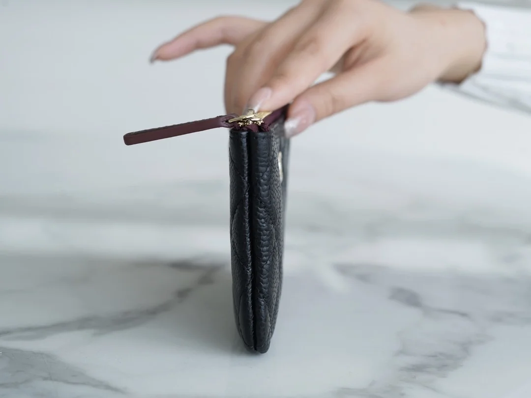 샤넬 클래식 미니 파우치