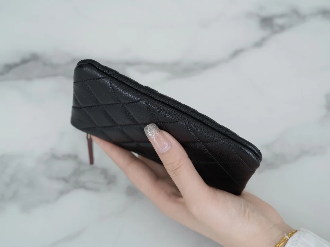 샤넬 클래식 미니 파우치