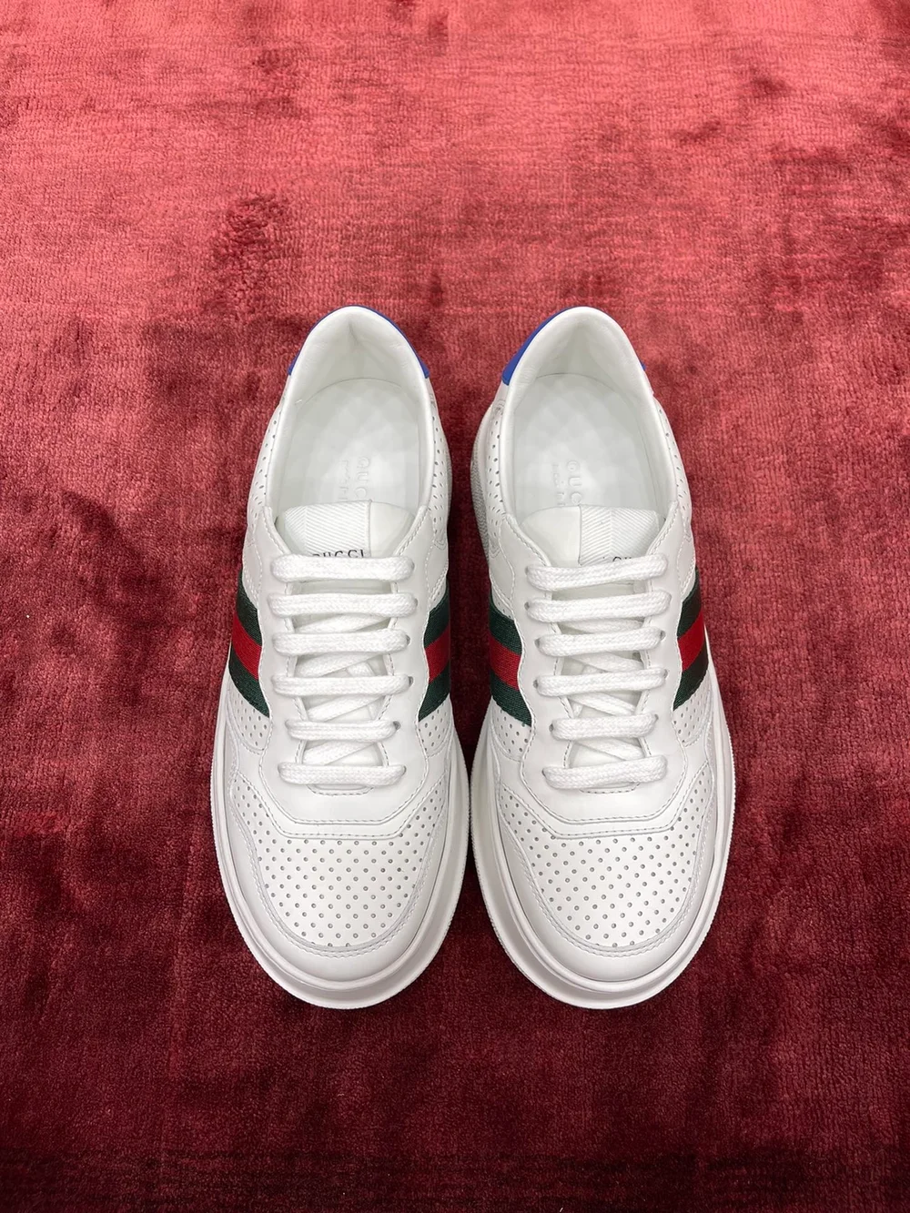 구찌 웹 디테일 스니커즈