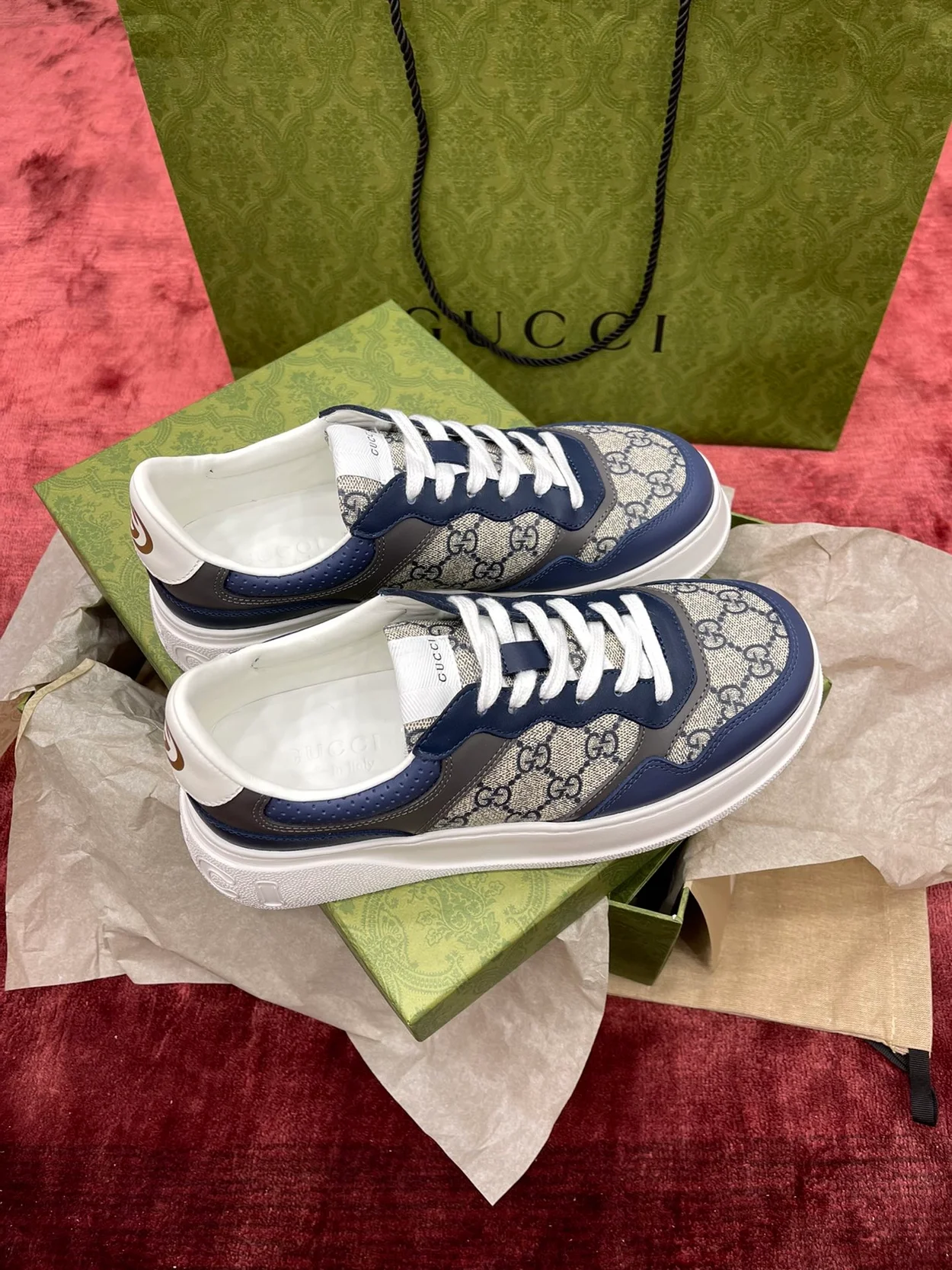 구찌 GG 수프림 로우탑 스니커즈