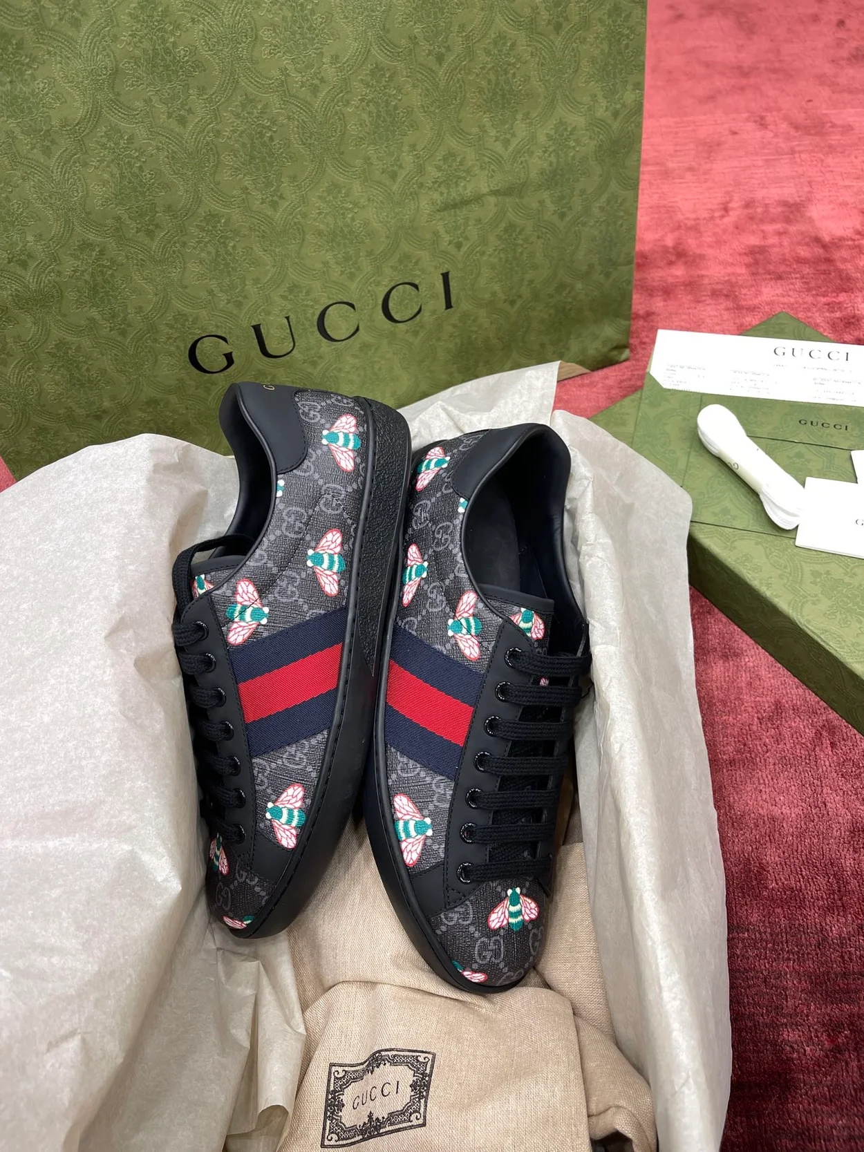 구찌 에이스 BEE 프린트 스니커즈