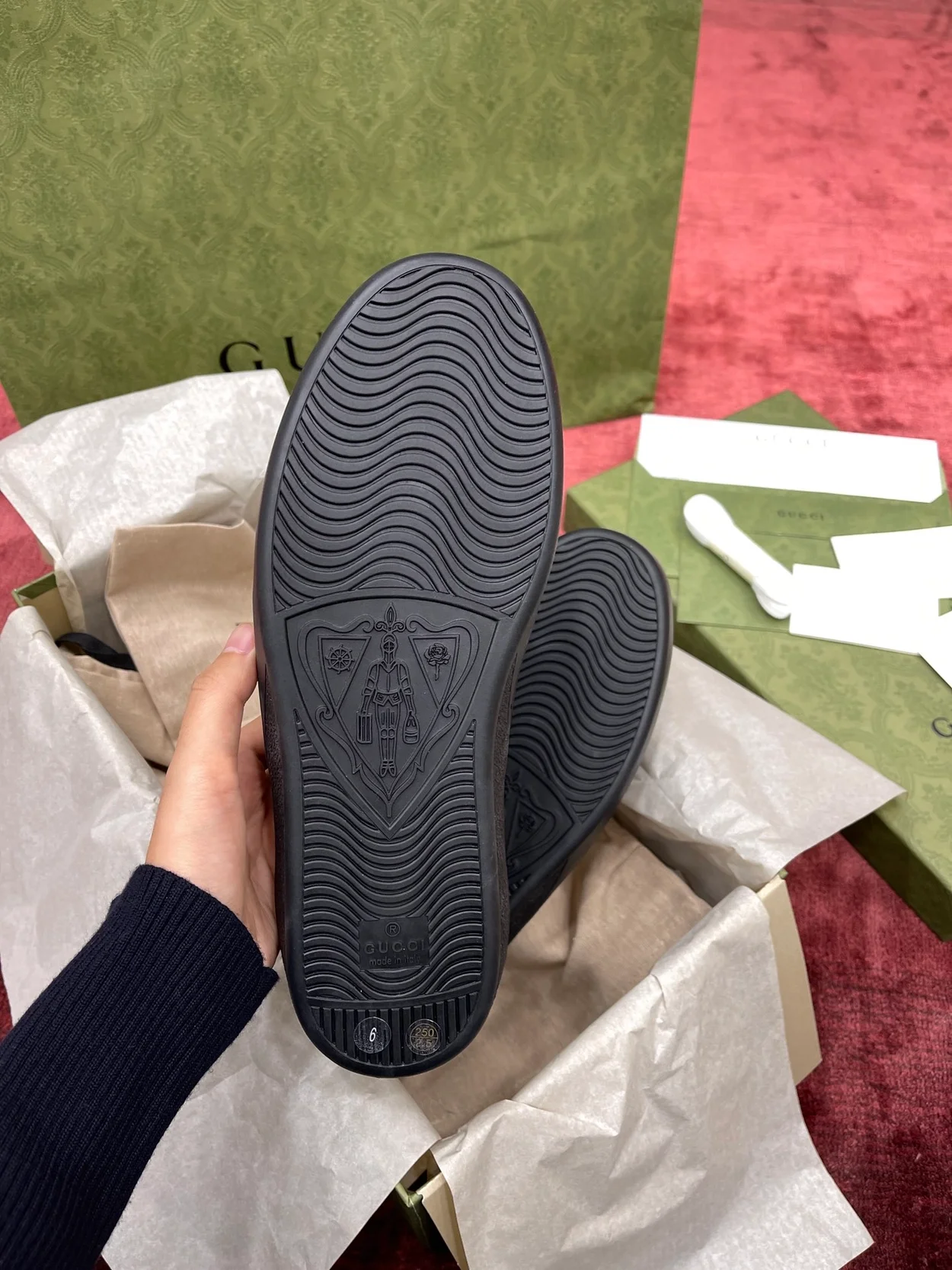 구찌 에이스 BEE 프린트 스니커즈