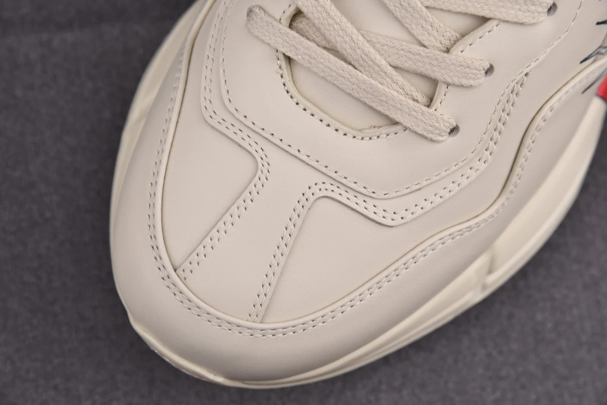 구찌 라이톤 디즈니 도날드덕 스니커즈