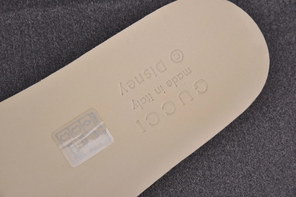 구찌 라이톤 디즈니 도날드덕 스니커즈