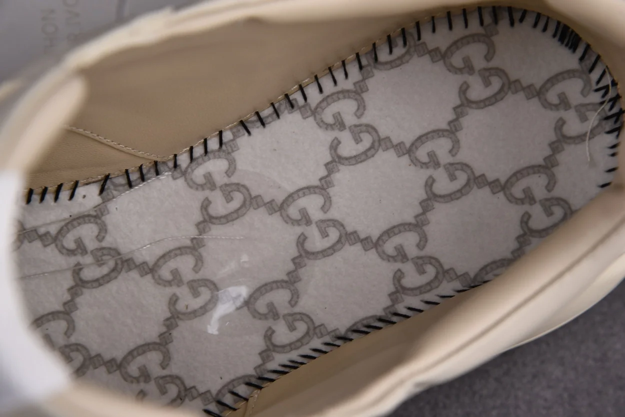 구찌 라이톤 디즈니 도날드덕 스니커즈