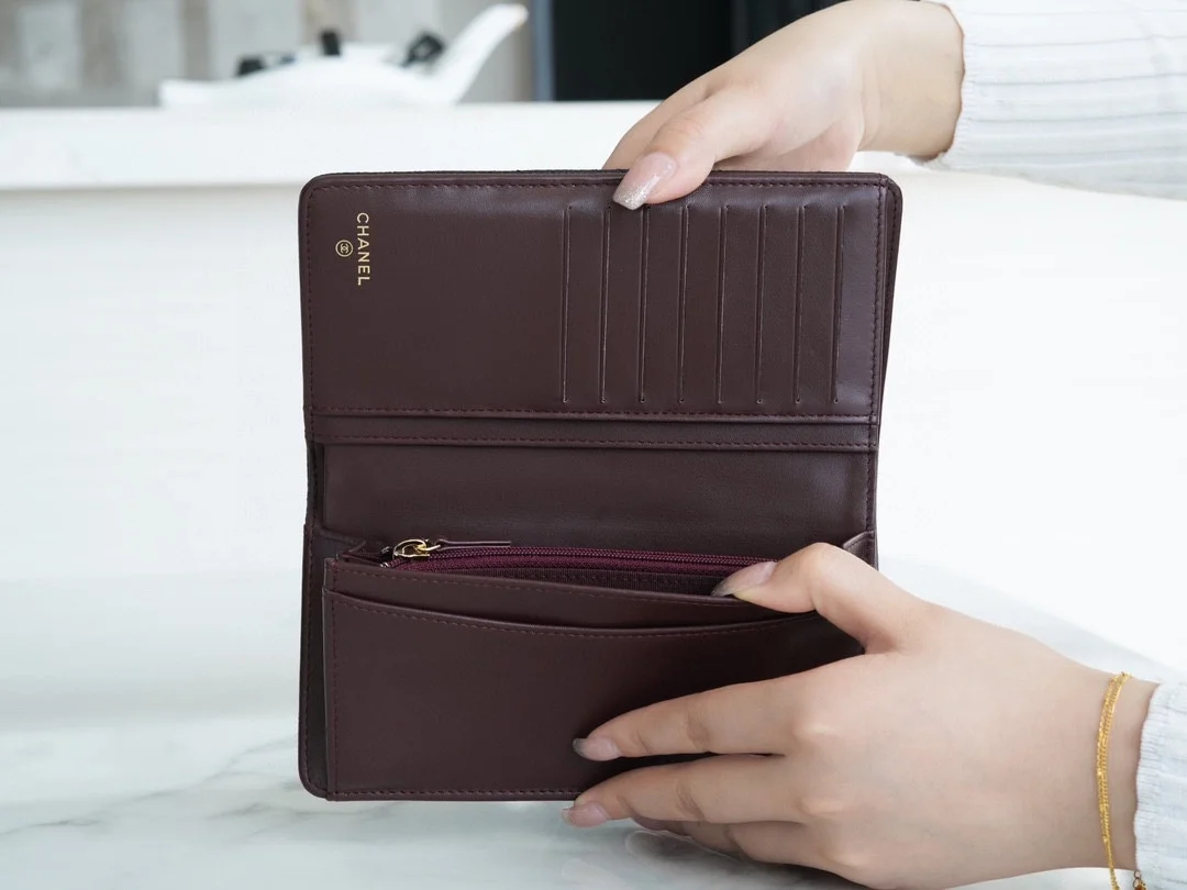 샤넬 클래식 캐비어 플랩 장지갑