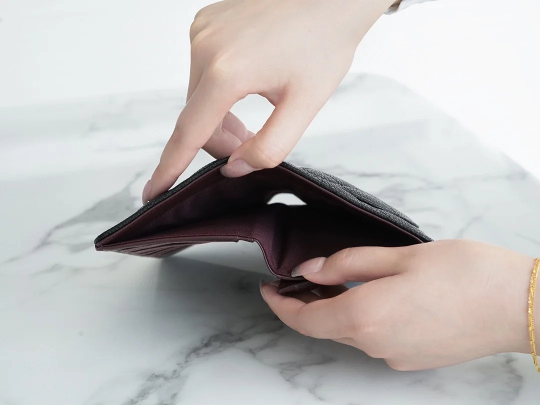 샤넬 클래식 캐비어 플랩 장지갑