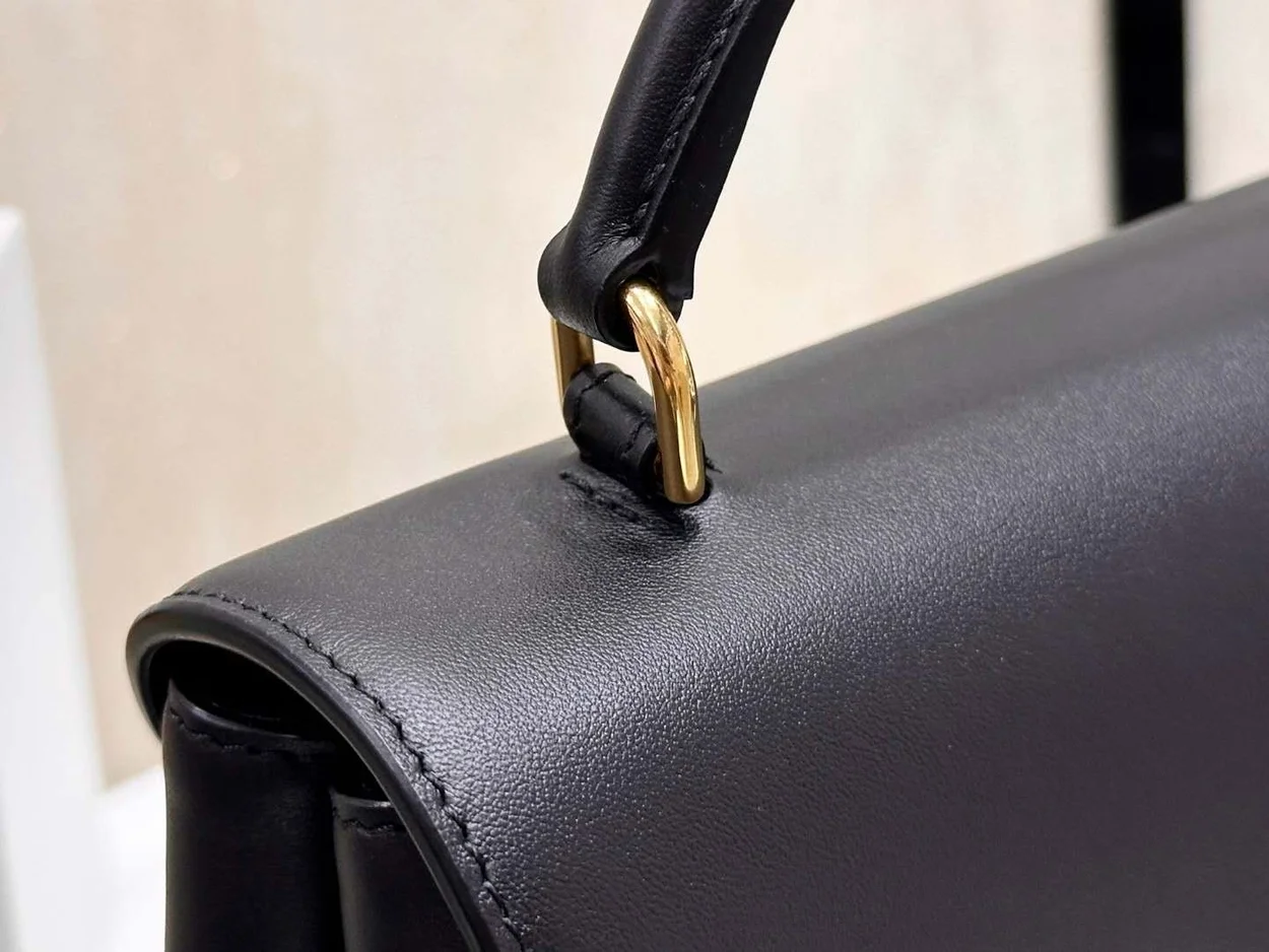 셀린느 크로스백 숄더백 118113