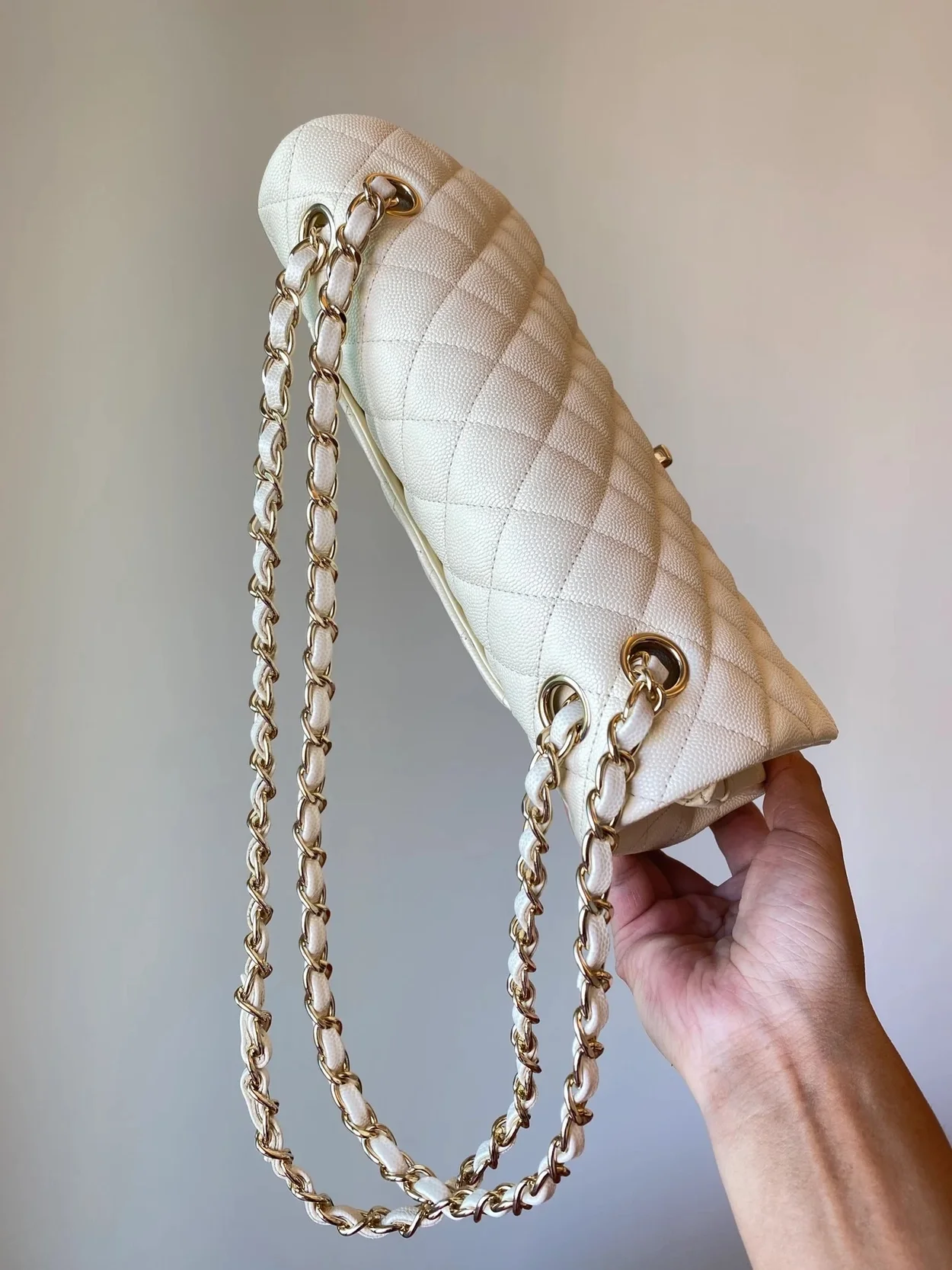 샤넬 클래식 미디움 캐비어 화이트 골드